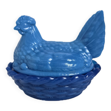 Bonbonnière chicken on its nest in blue opaline, Portieux-Vallérysthal