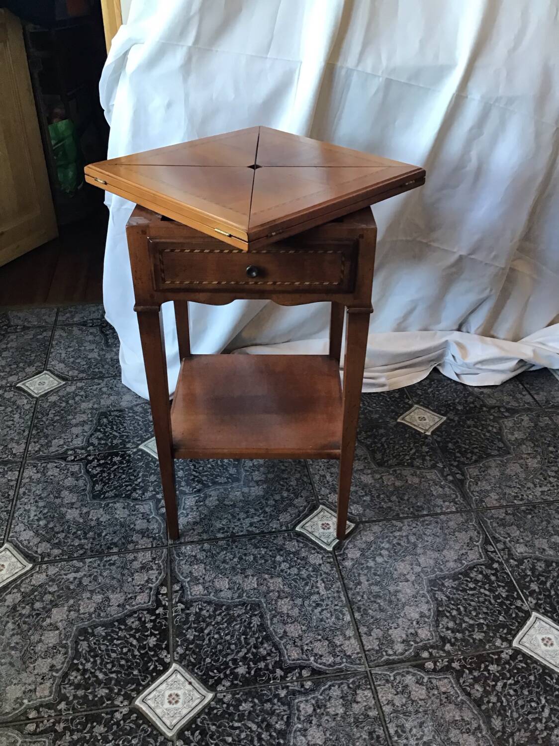 Games table called chess table in wood marquetry