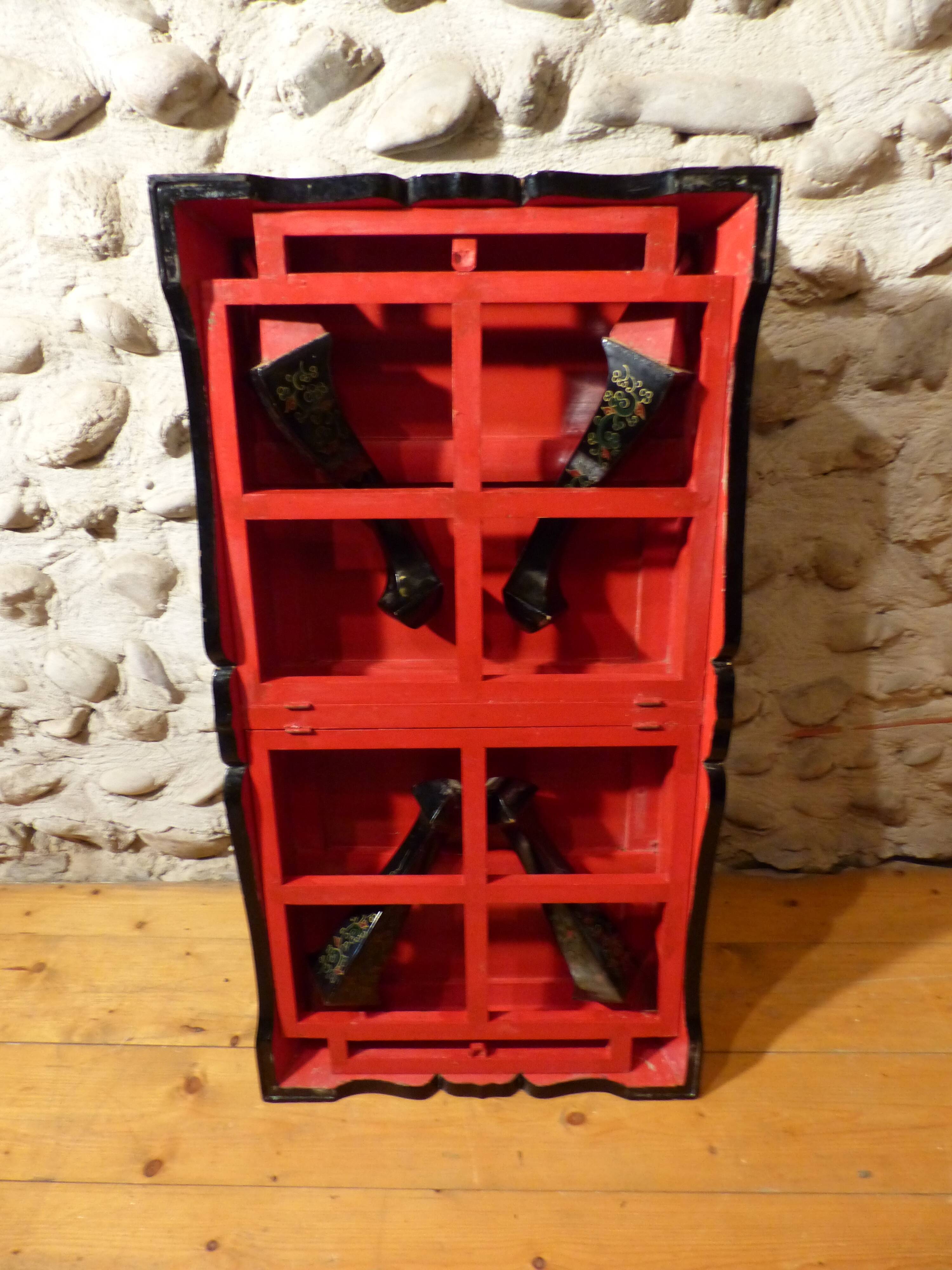 Asian-decorated rectangular coffee table