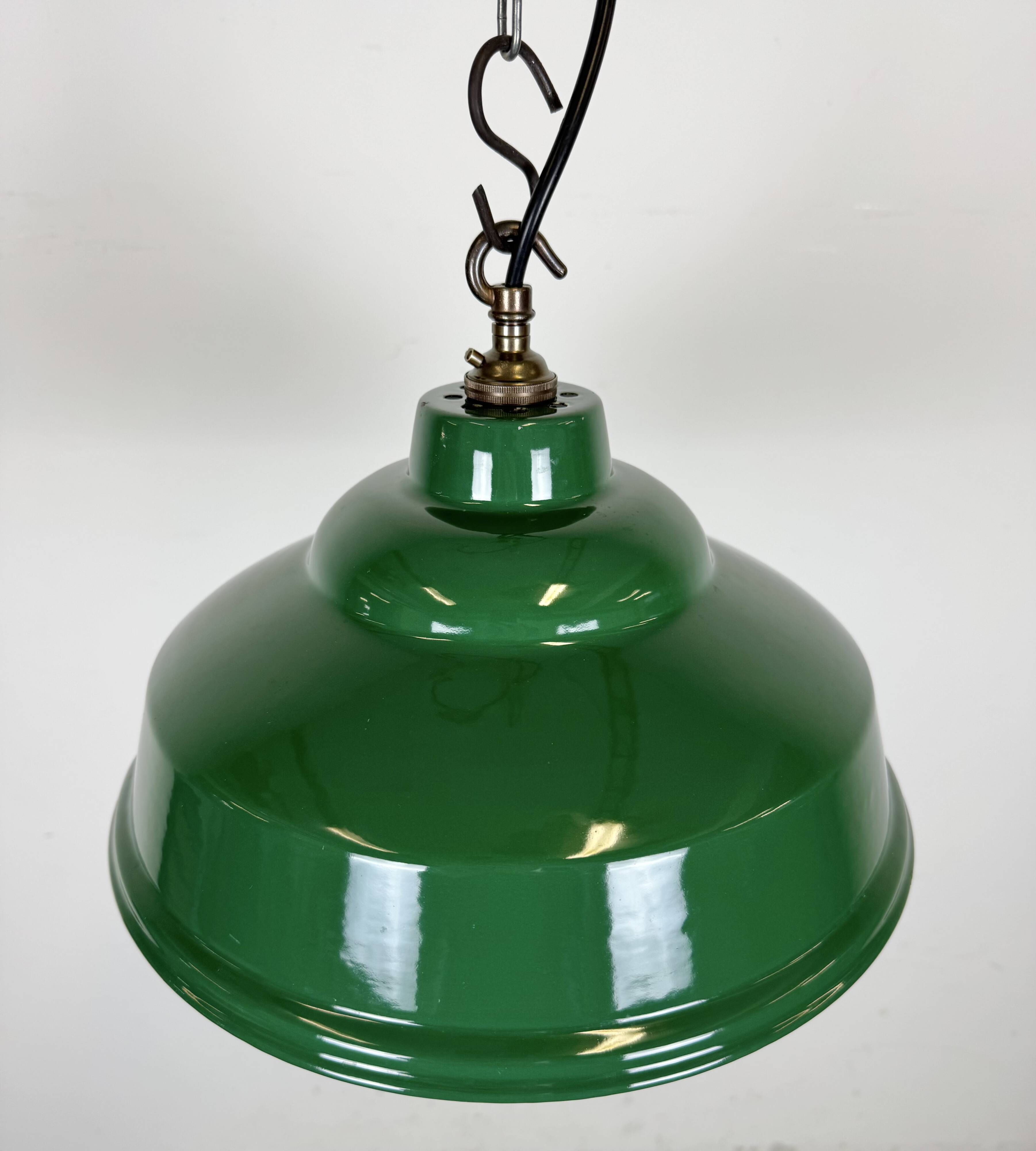 Industrial British Green Enamel Factory Pendant Lamp, 1960s