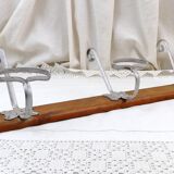 Porte-manteau et porte-chapeaux ancien à 3 crochets en bois et métal, style rustique français, accessoire de salle de bain, France