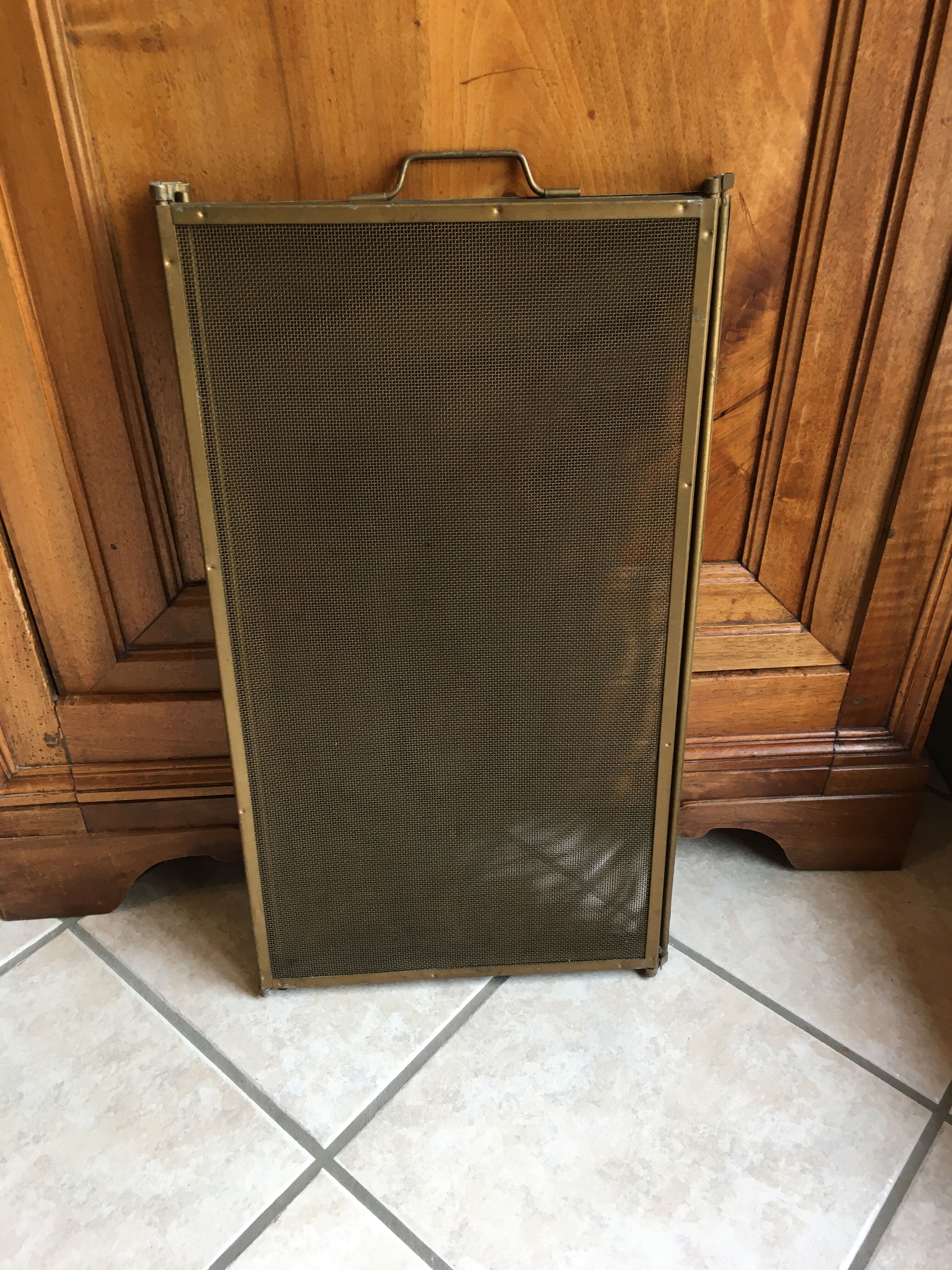 3-shuttered fire pare