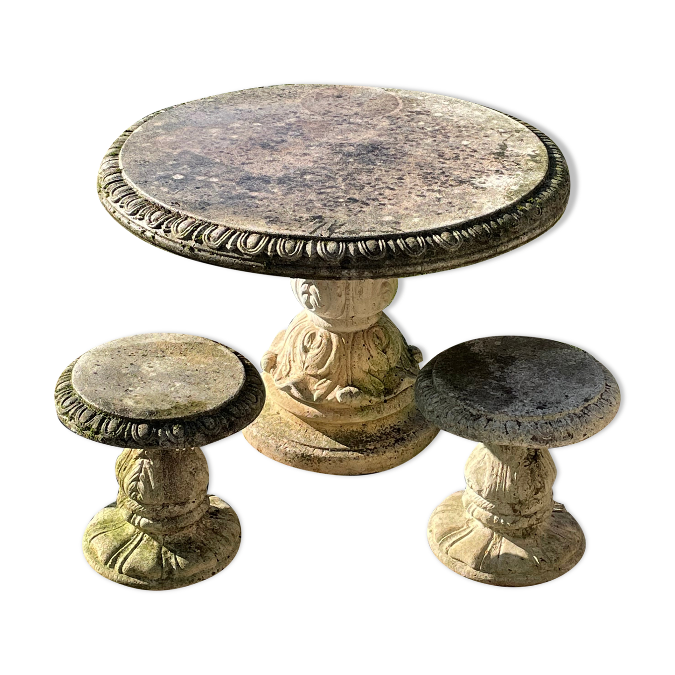 Table de jardin en pierre reconstitué & 2 tabourets Selency Table de jardin en pierre reconstitué & 2 tabourets Selency