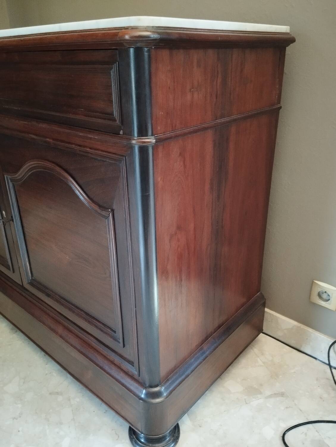 Victorian chest of drawers with white marble top