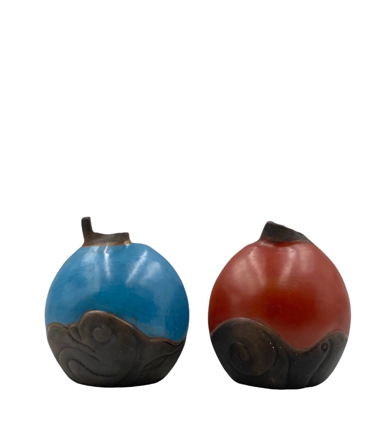 Wilmer W Ramirez, Set of 2 earthenware vase, South america 1990s