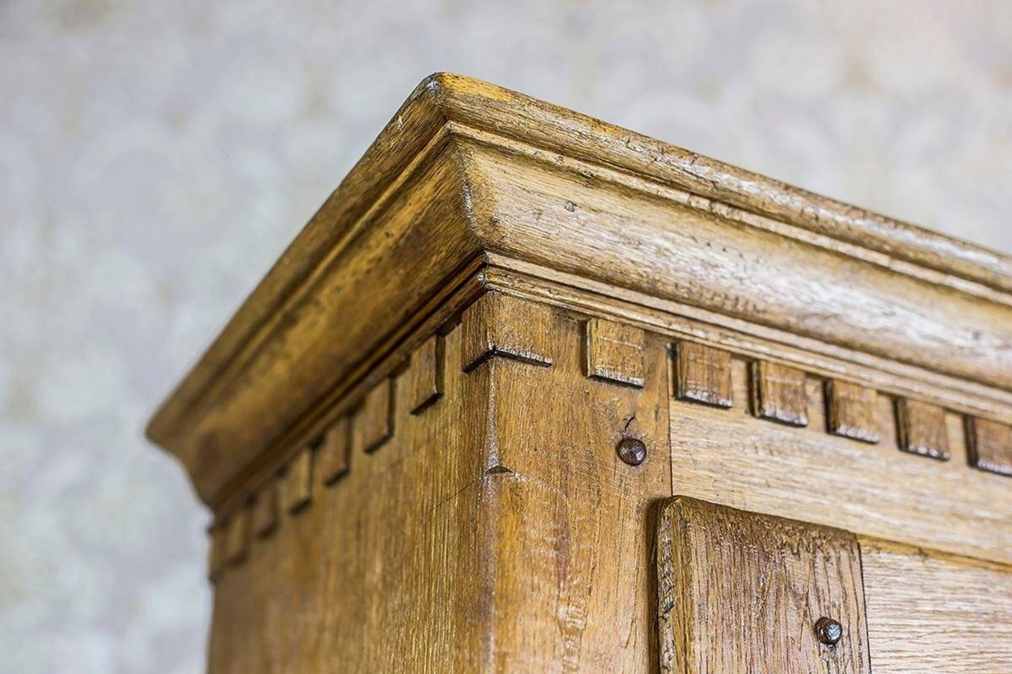 Cabinet en chêne rustique du 19ème siècle, années 1890