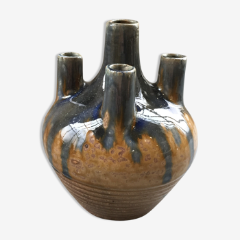 Praticality terracotta vase