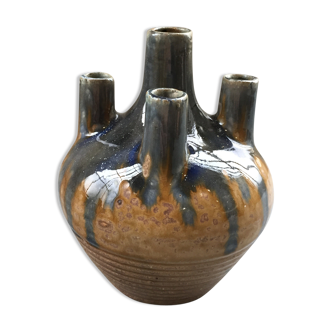 Praticality terracotta vase