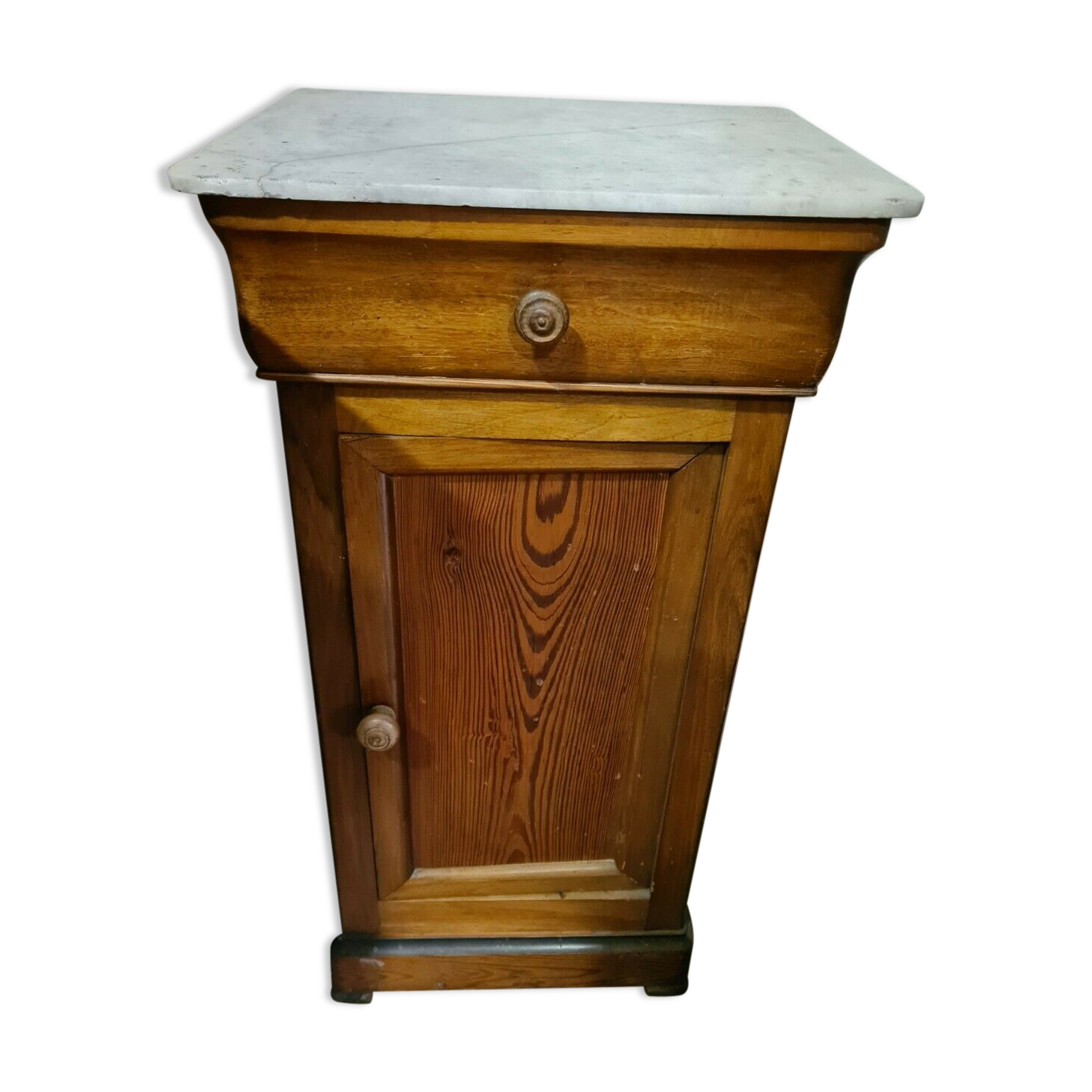 Pitchpin bedside table