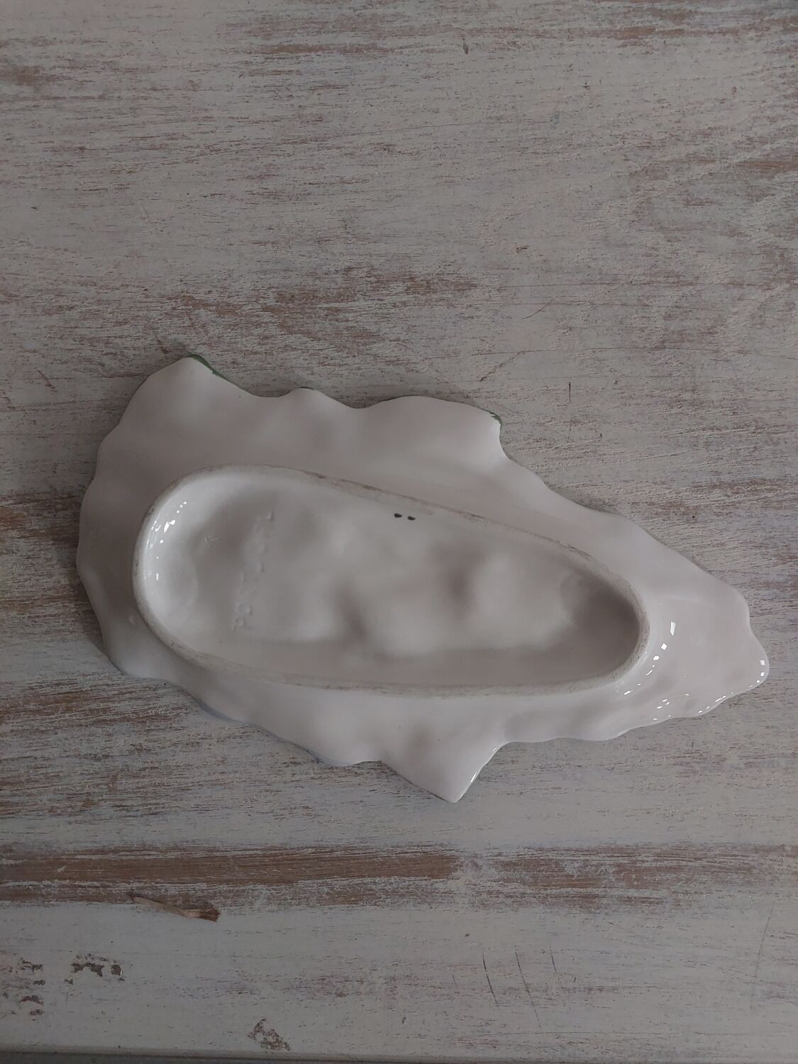 Ravier in slip, grape trompe oeil