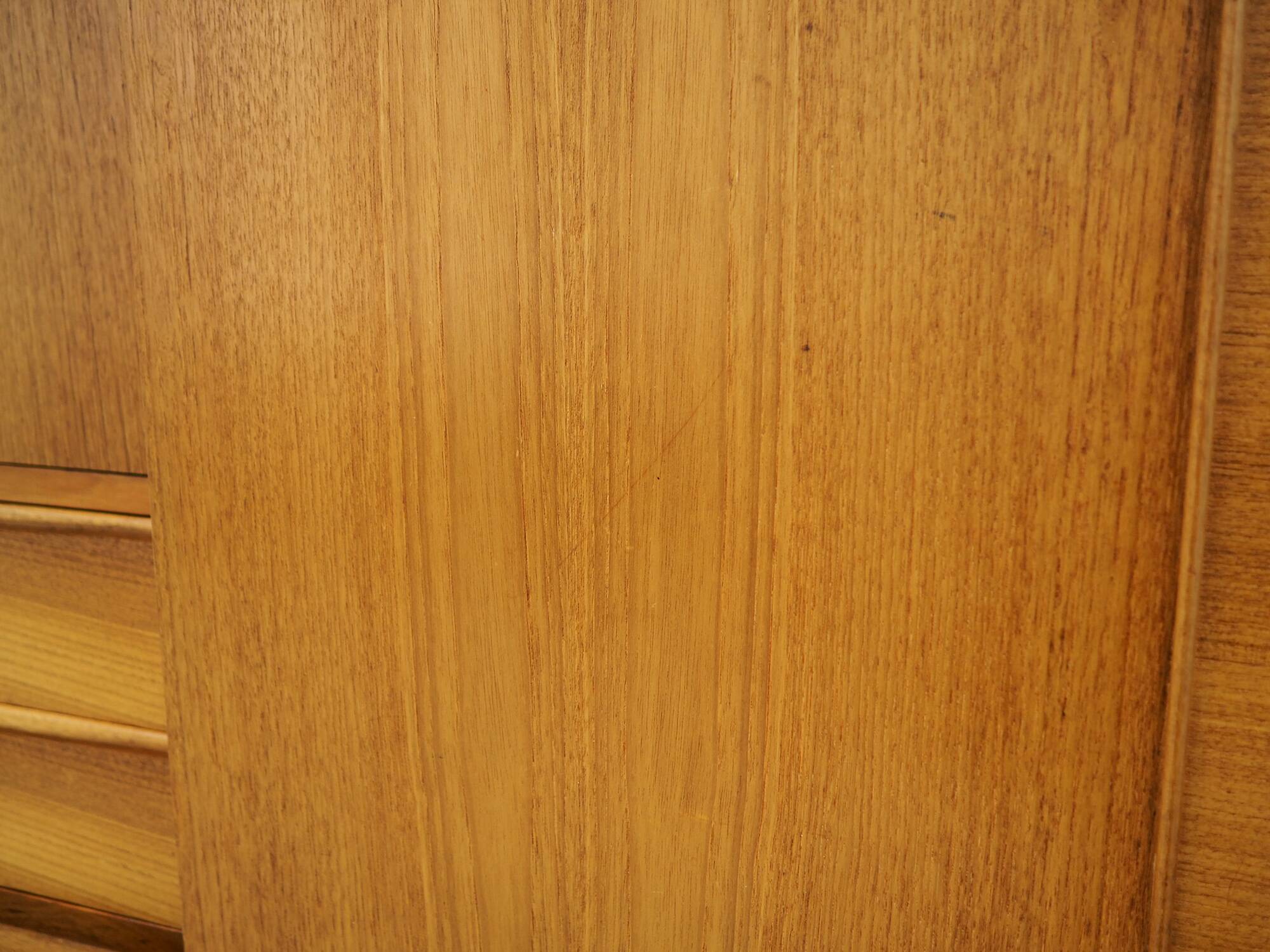 Buffet haut en teck, design danois, années 1960, production : Danemark