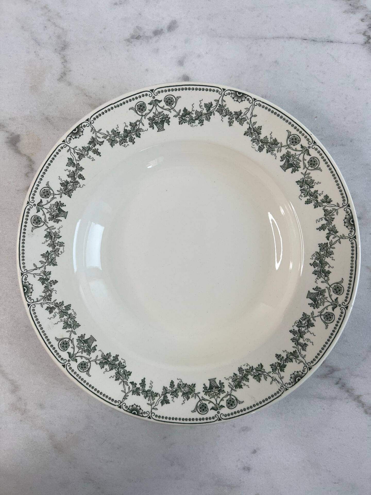 Set of 5 mismatched deep plates in earthenware and stoneware.