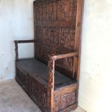 Chest bench