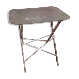 Table de jardin en fer