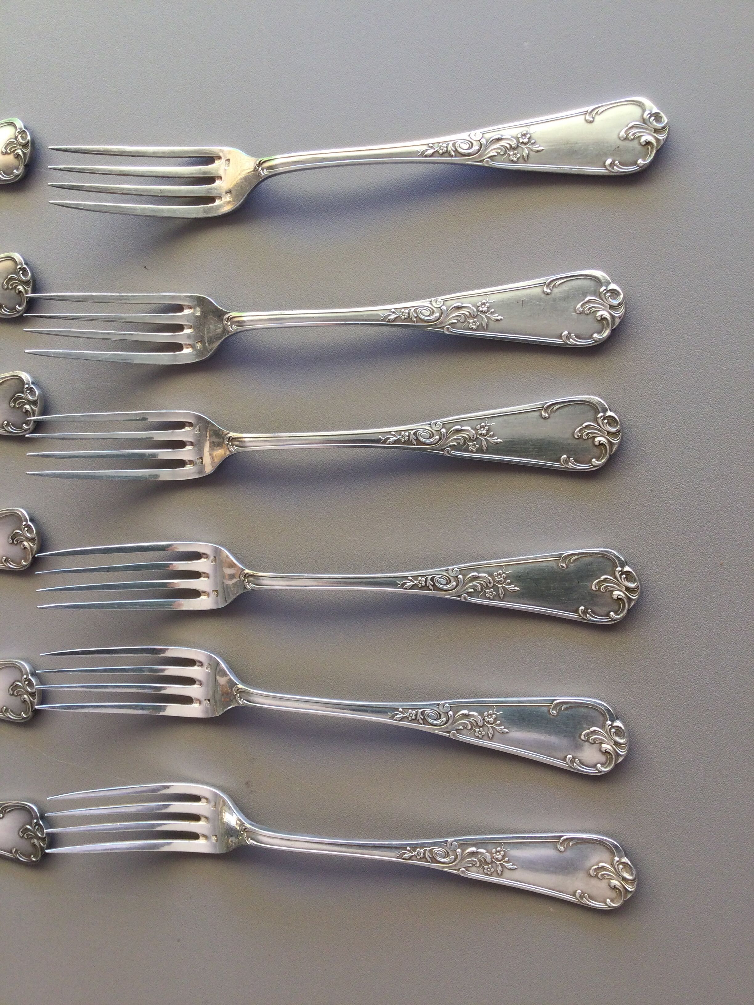 silver metal cutlery