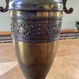 Amphora, large Napoleon III vase in brass.