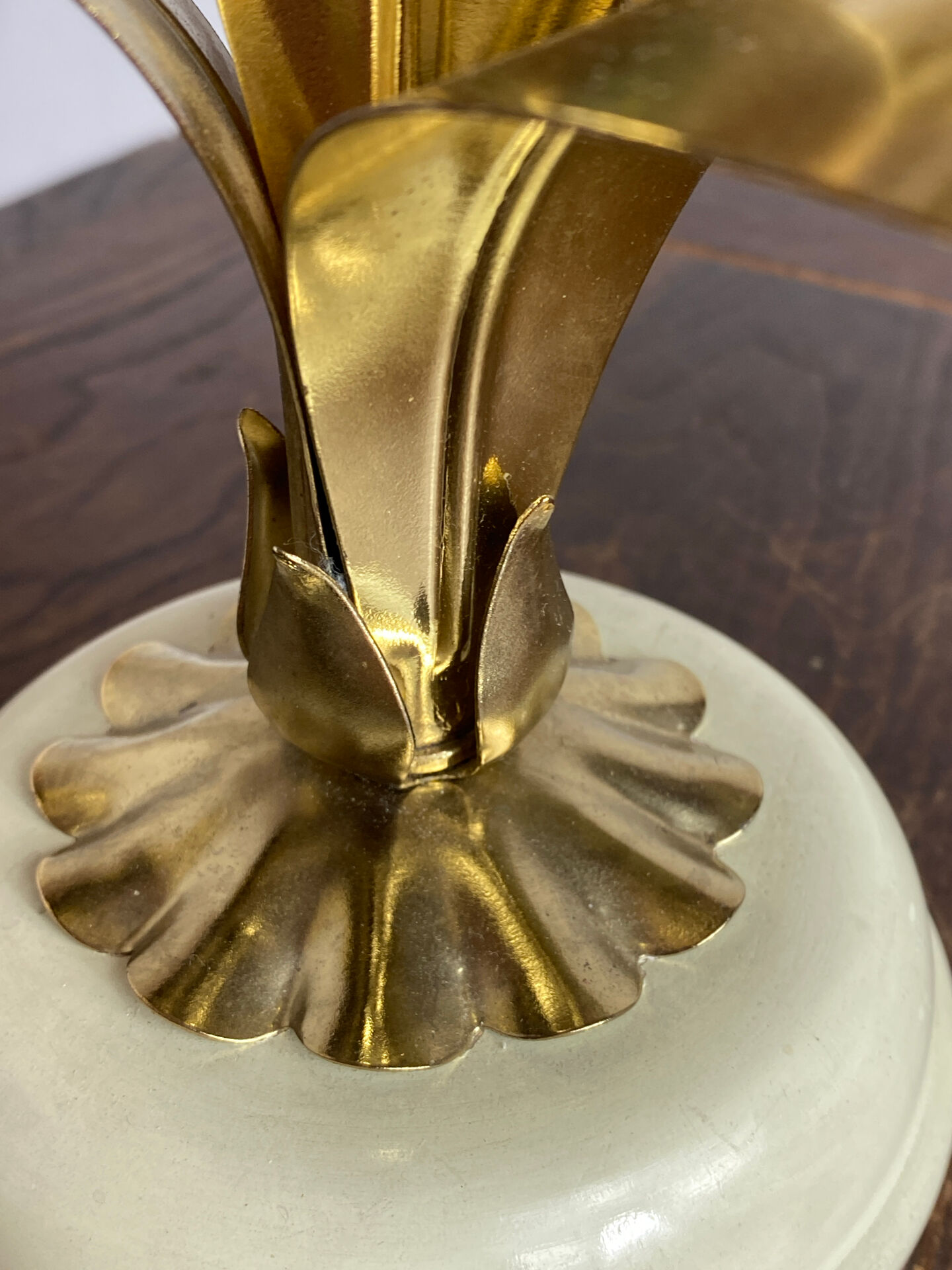 Lampe en laiton, métal et nacre