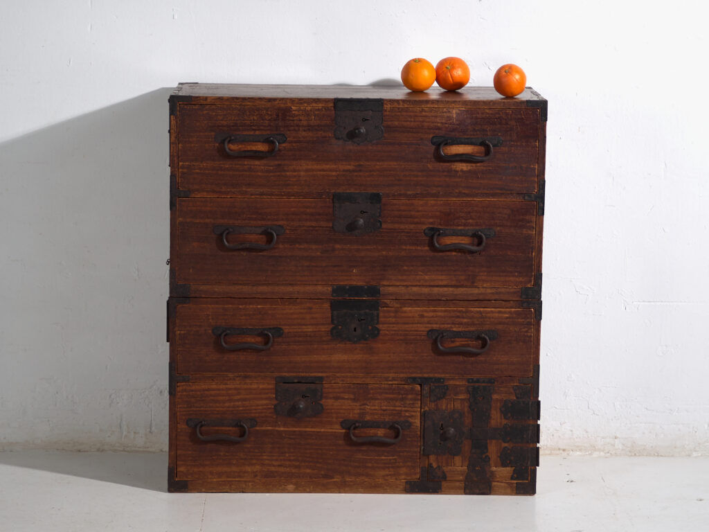 Old chest of drawers with small door – Meiji / Taishō period (c.1868-1926) #33