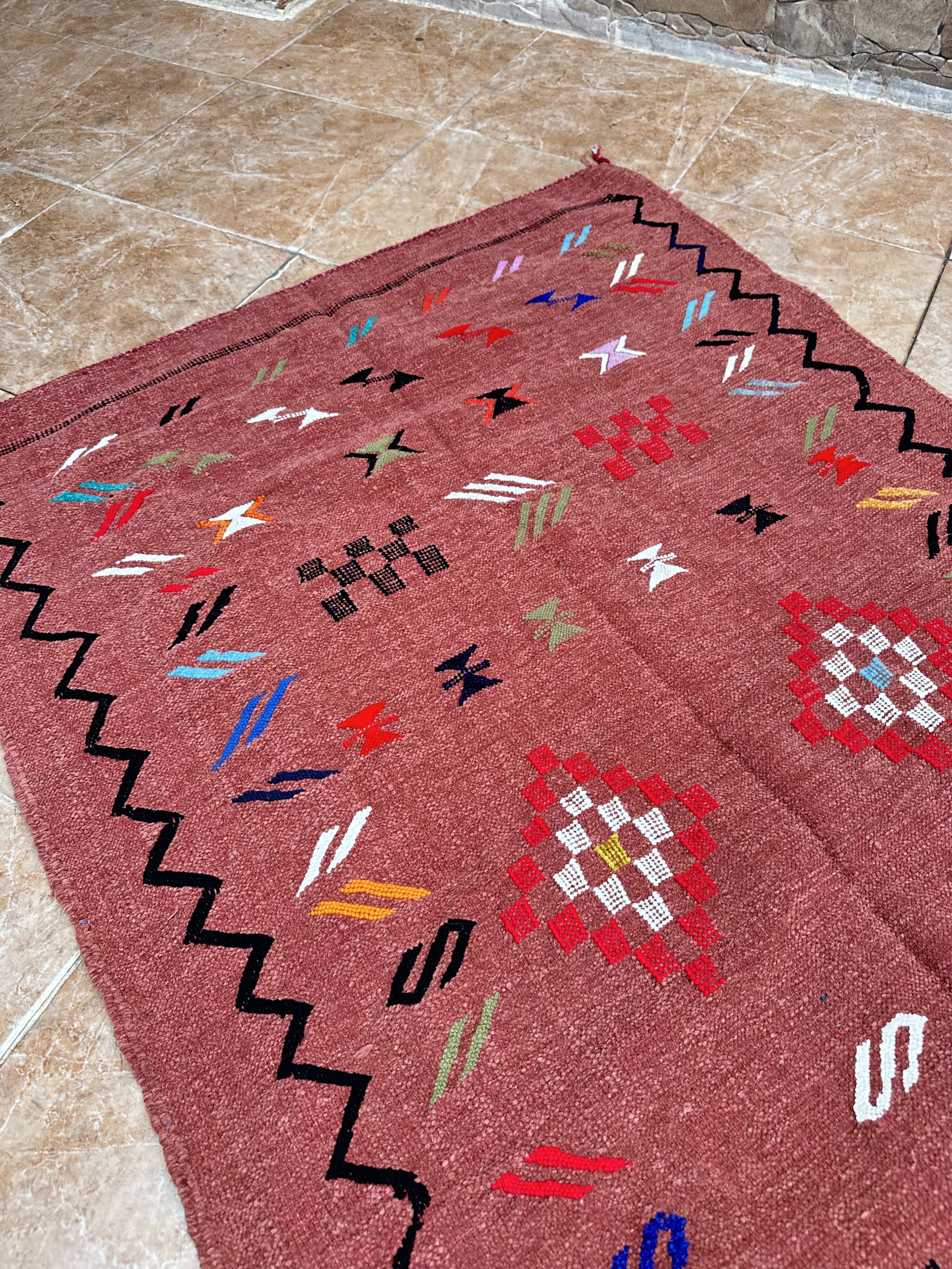 Handmade wool Berber rug: Moroccan Kilim Boho floor rug
