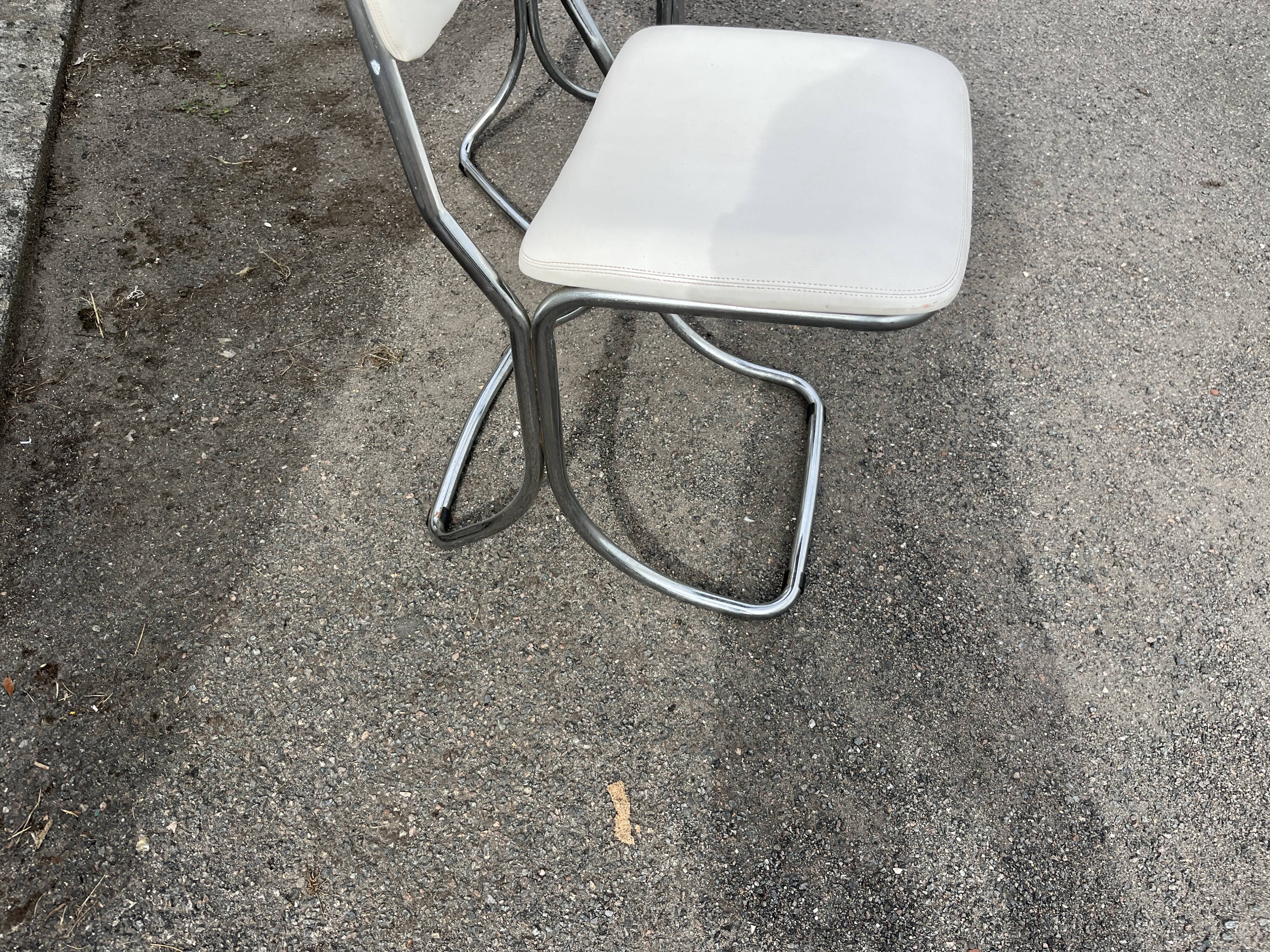 Pair of vintage chrome cantilever chairs, white leatherette – 1970s