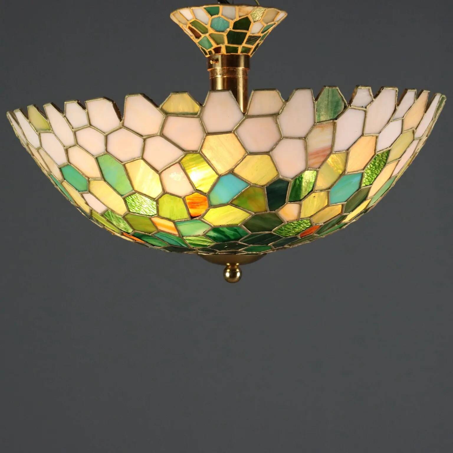 Lustre ancien style Tiffany en laiton et verre, Italie, XXe siècle