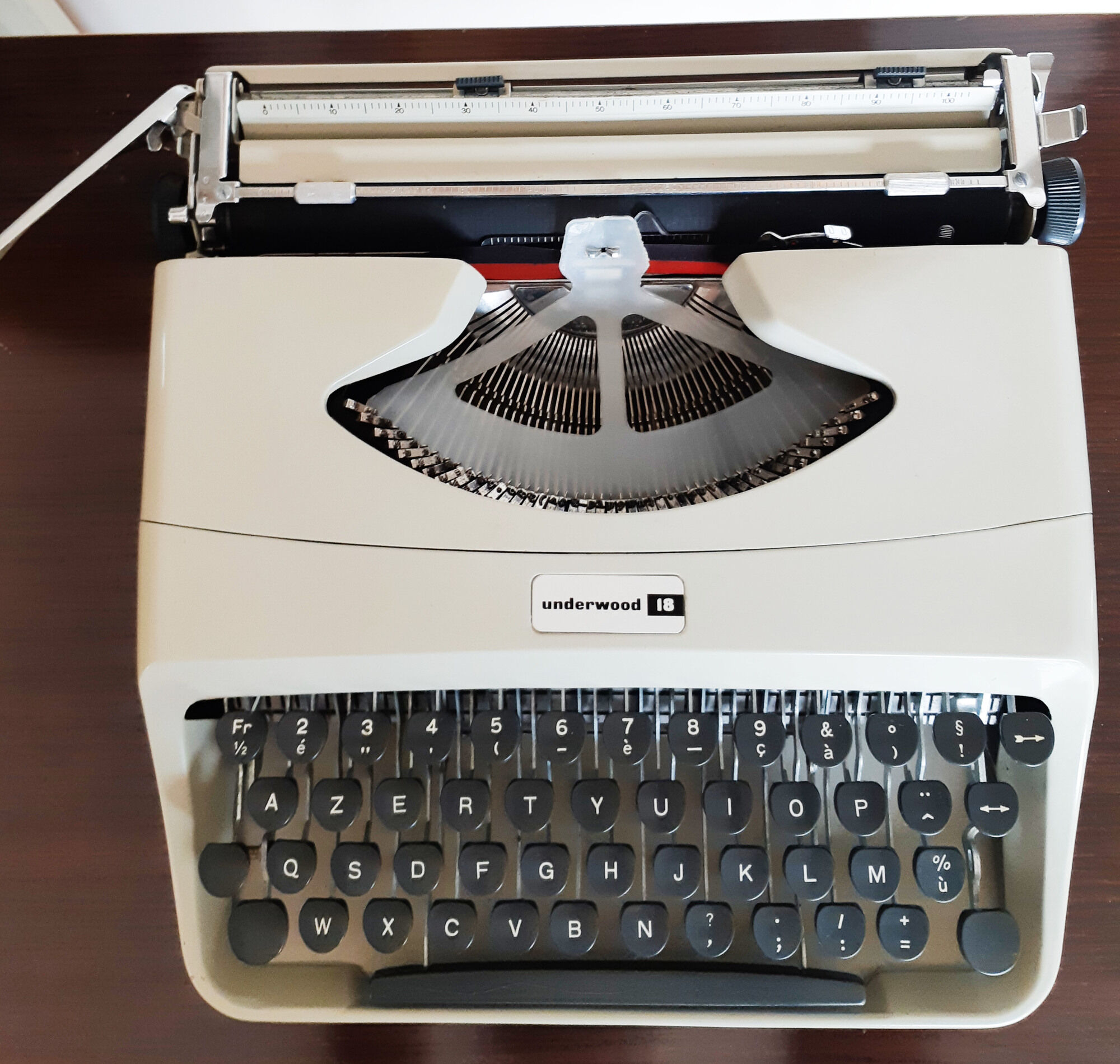 Underwood 18 Portable Typewriter , Beige, Functional, New Ribbon