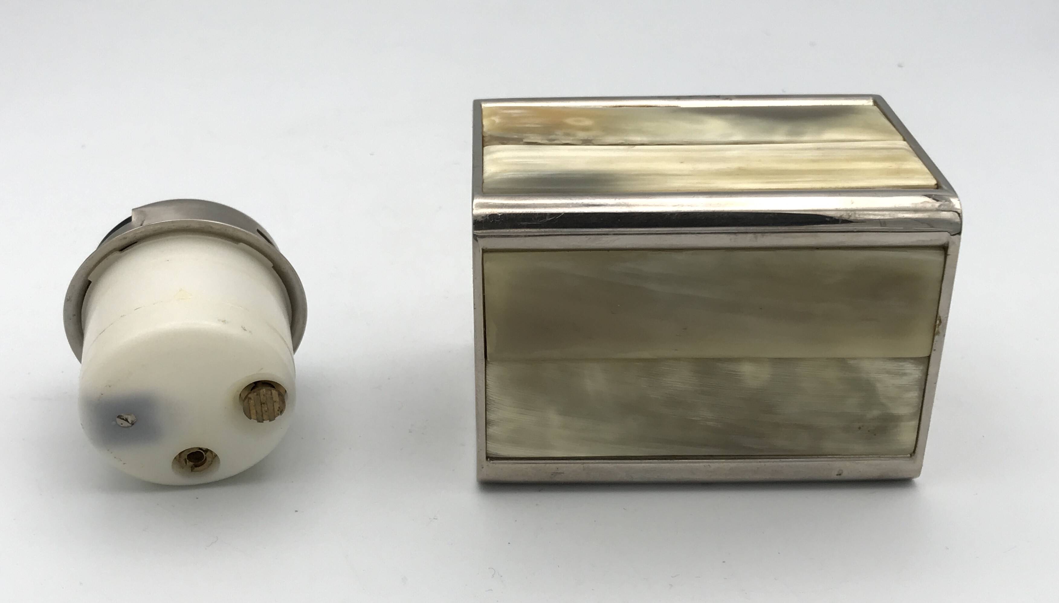 Large Vintage Collection TABLE LIGHTER in chrome-plated metal and horn