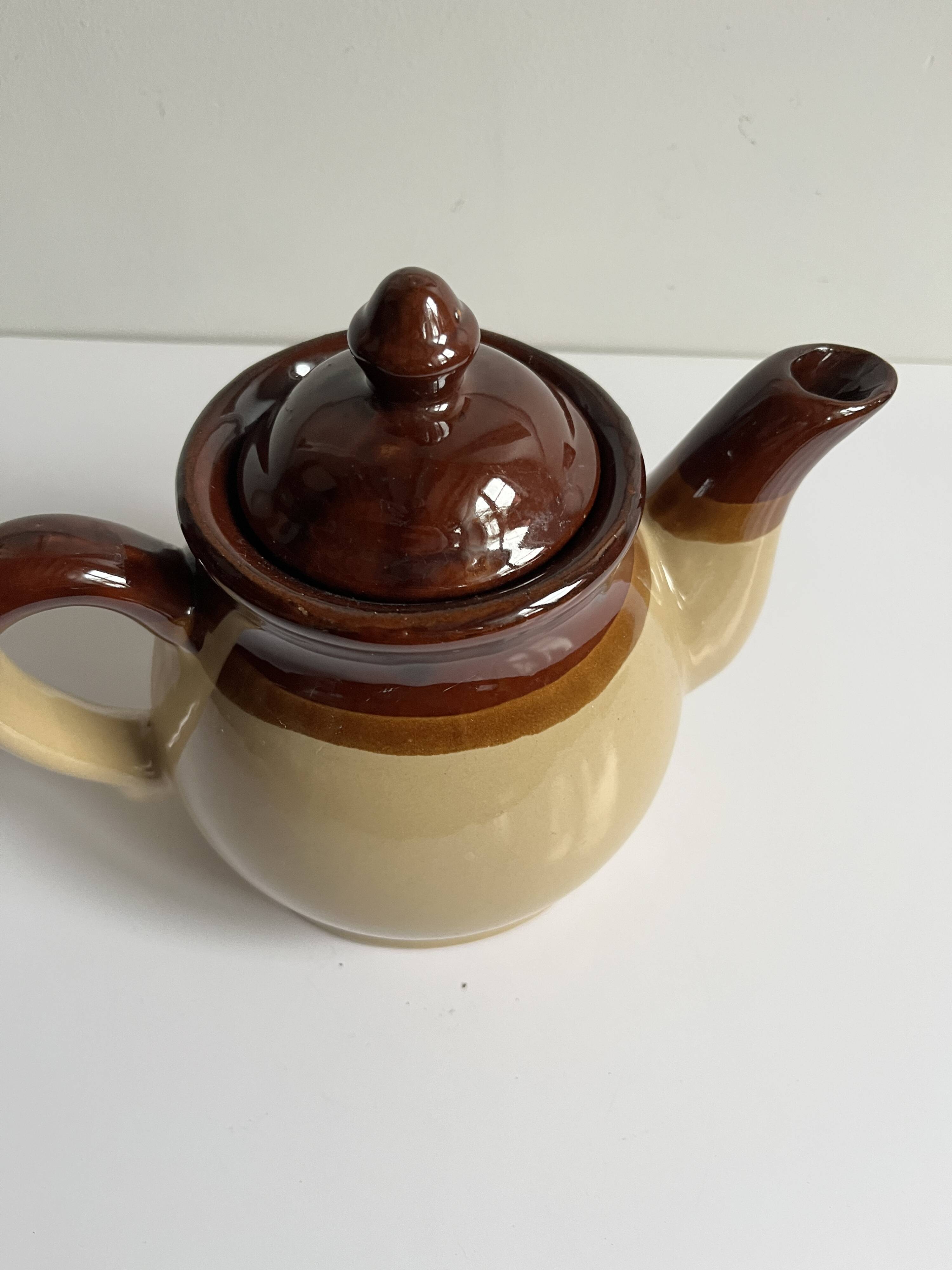 Ceramic teapot