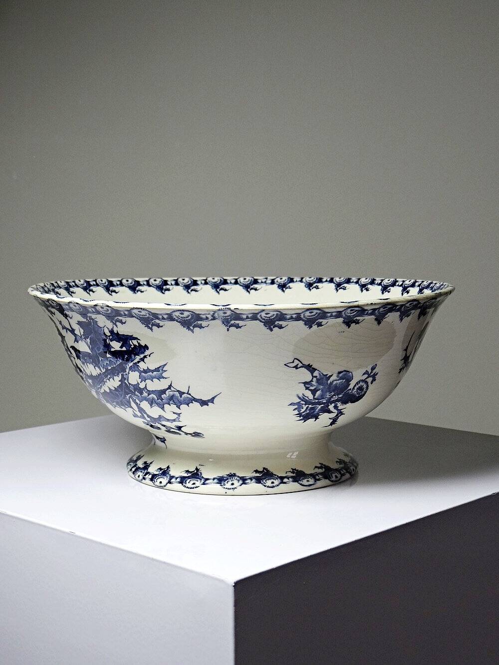 Antique cup 1890-1910 opaque porcelain ironstone Gien Chardons model