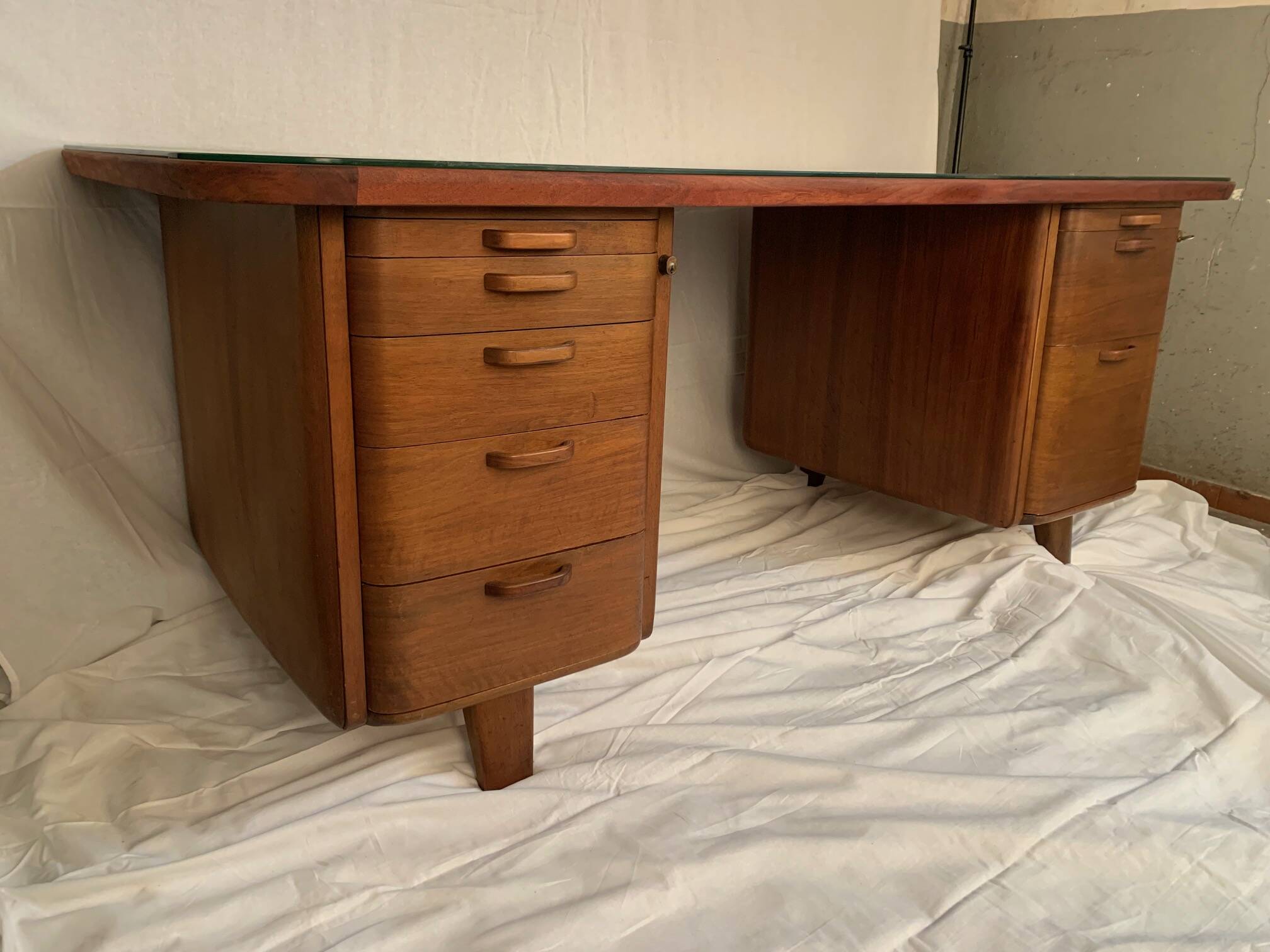 Desk designed by Gunnar Ericsson, Atvidaberg, Facit AB Buromöbel Zurich, Sweden, 1950s