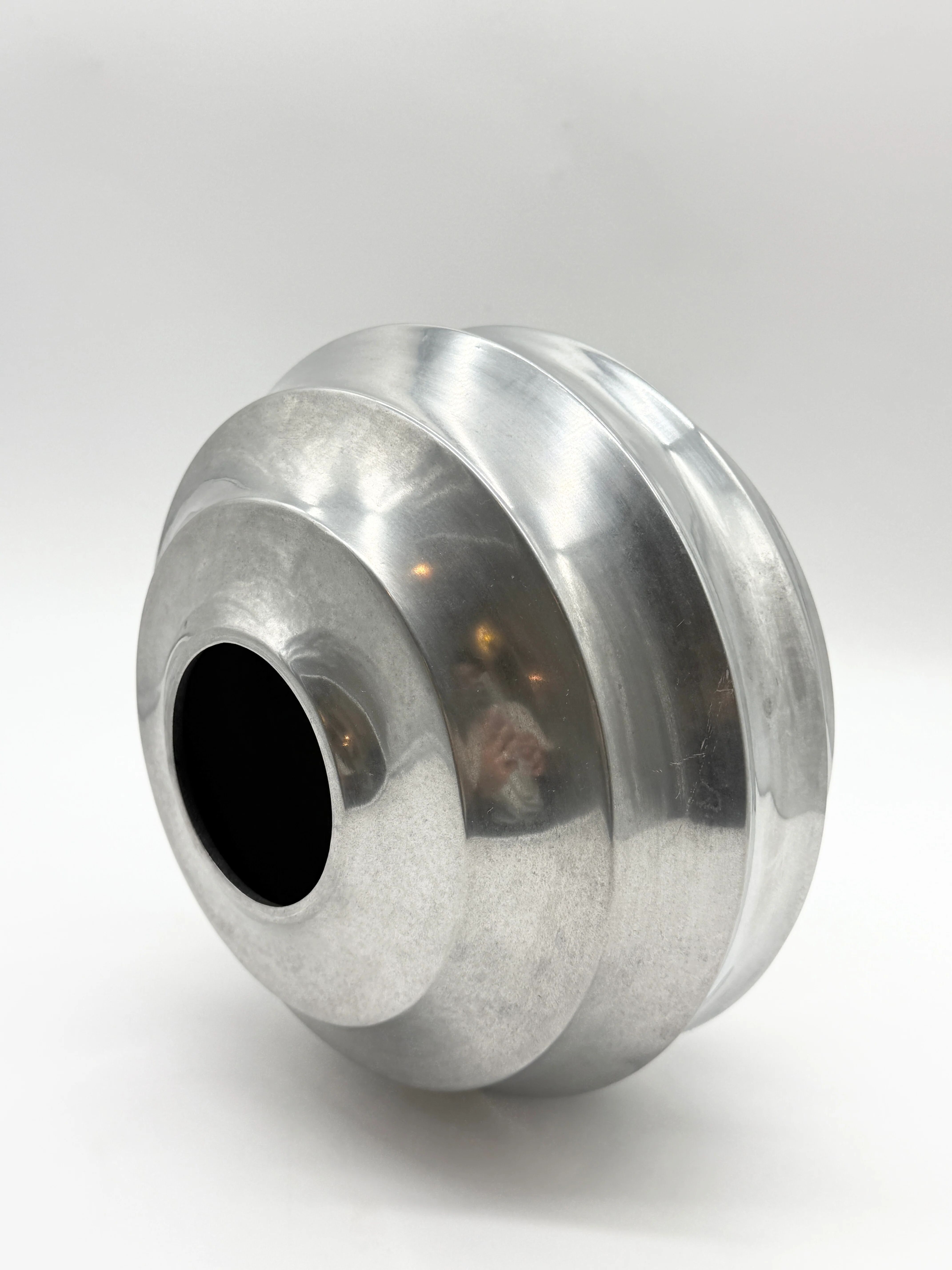 Vase space "saucer" in cast aluminium, 1970s