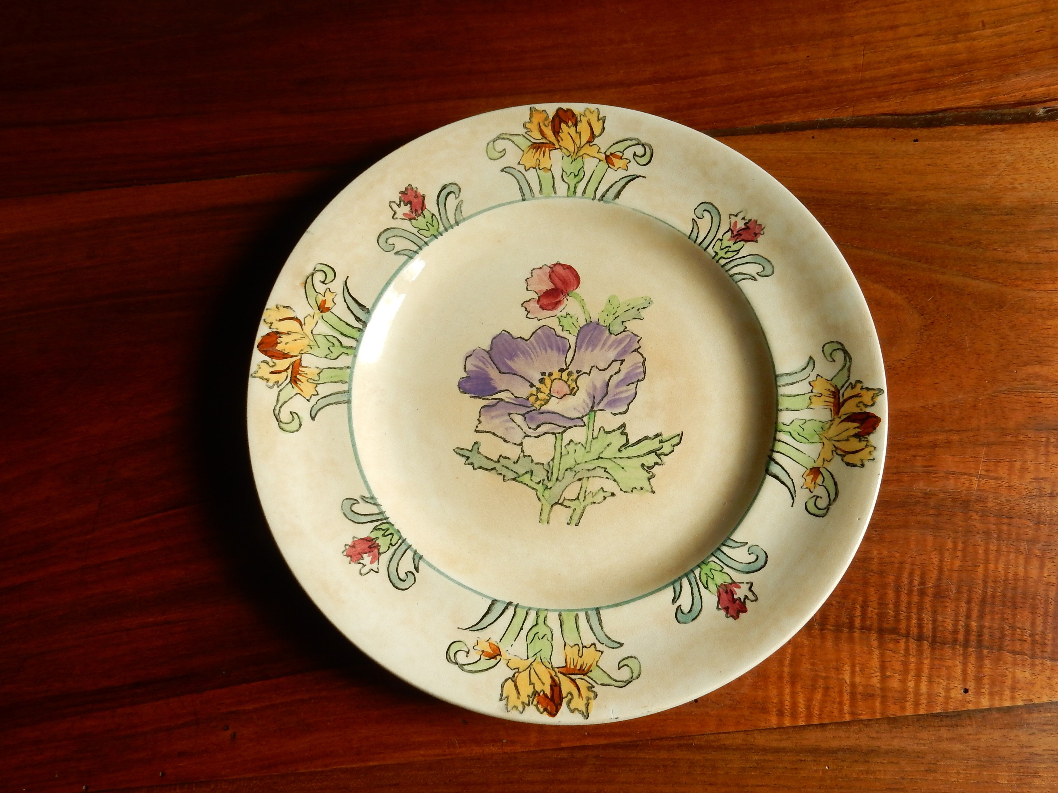 Longwy assiette de collection peinte à la main
