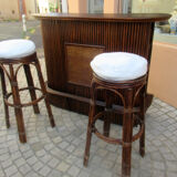 Rattan bar with its stools