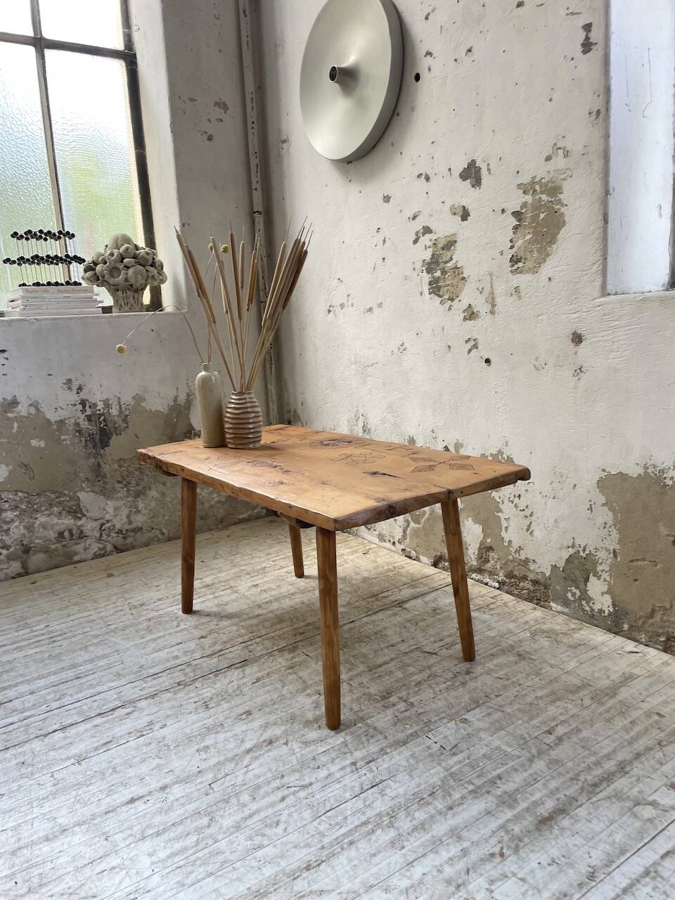 Popular art coffee table Switzerland 1900