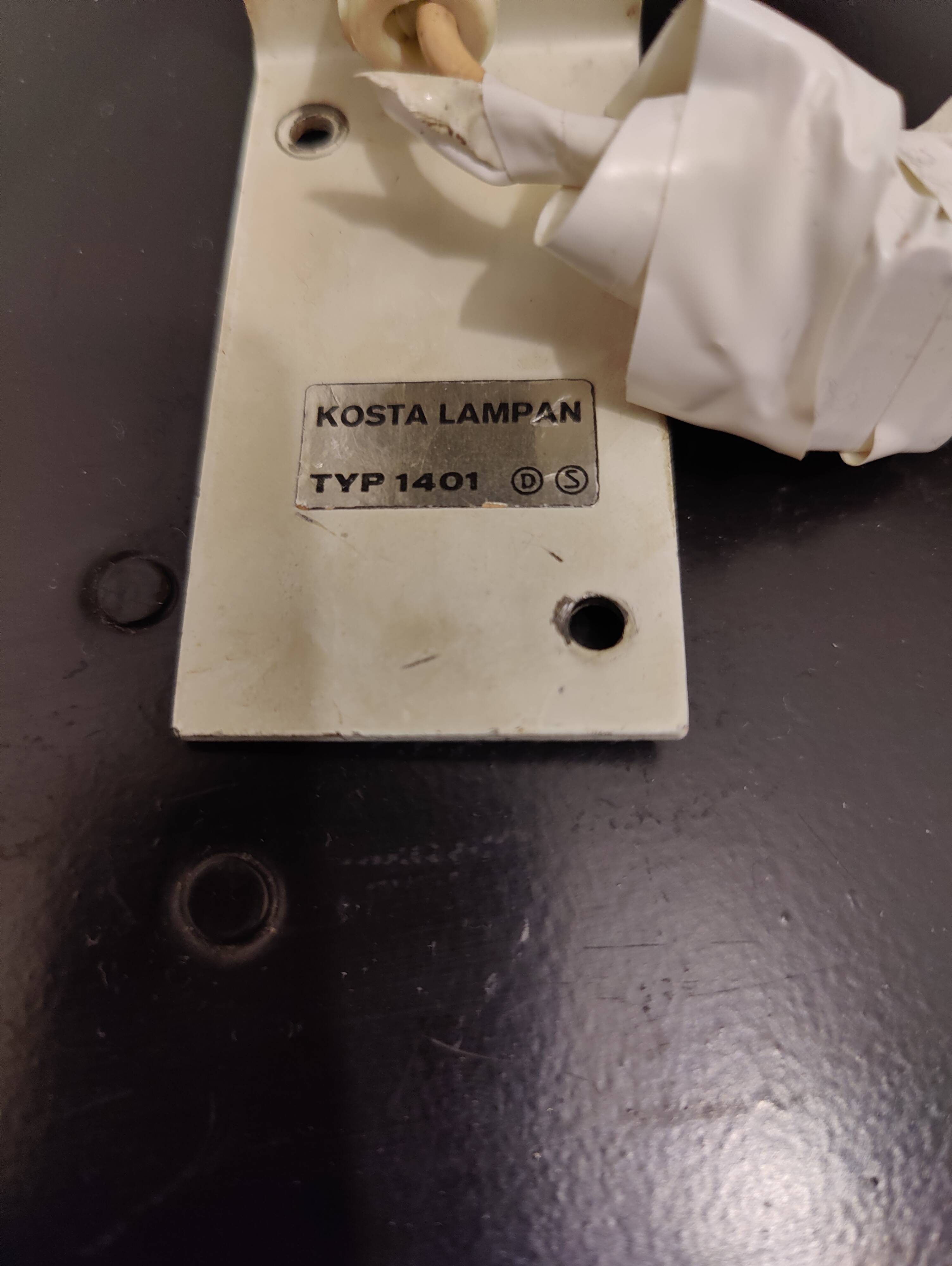 Kosta lampan Swedish wall lamp from the 70s