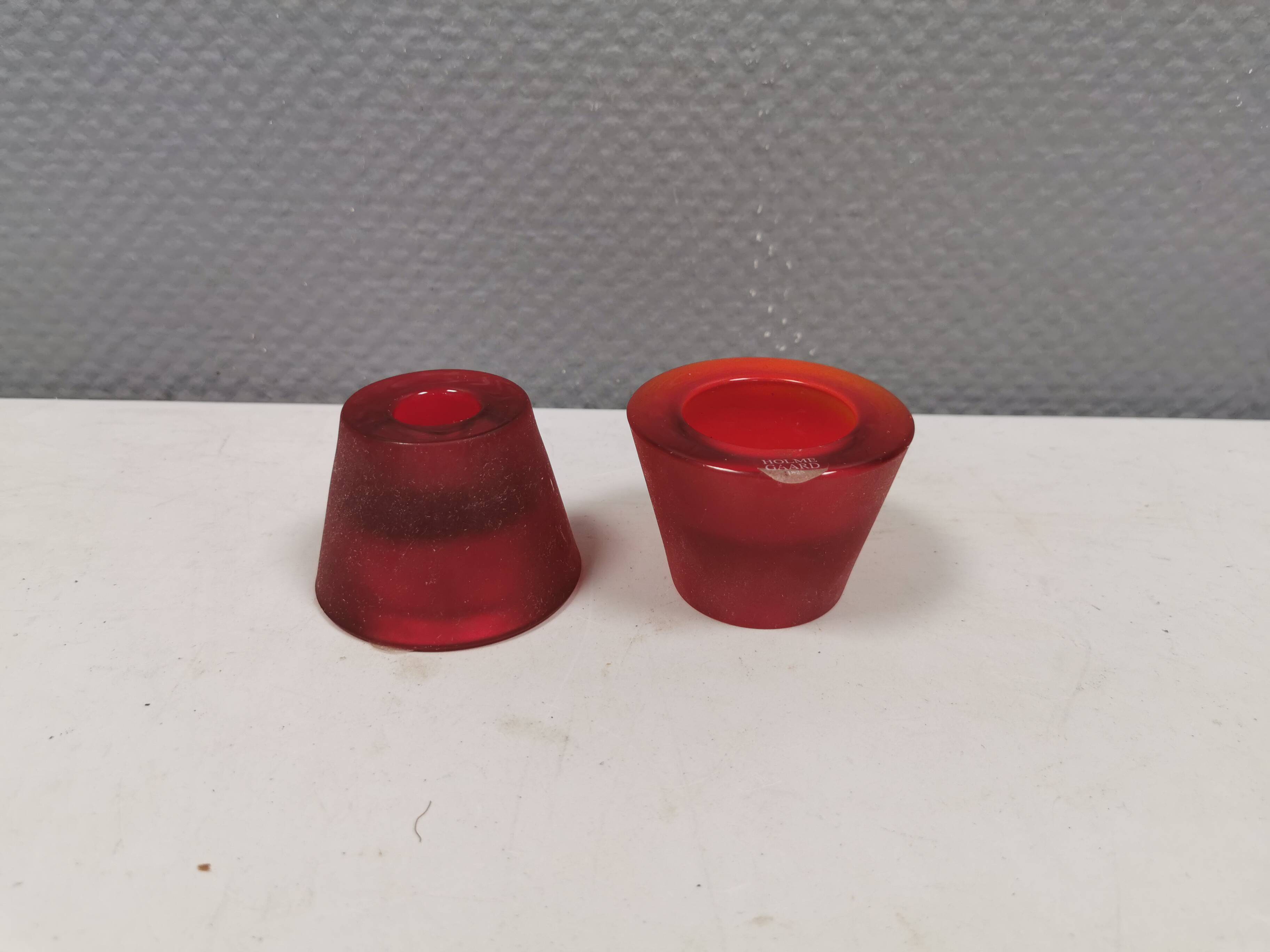 Reversible glass candlesticks with a conical shape for tealights or candles