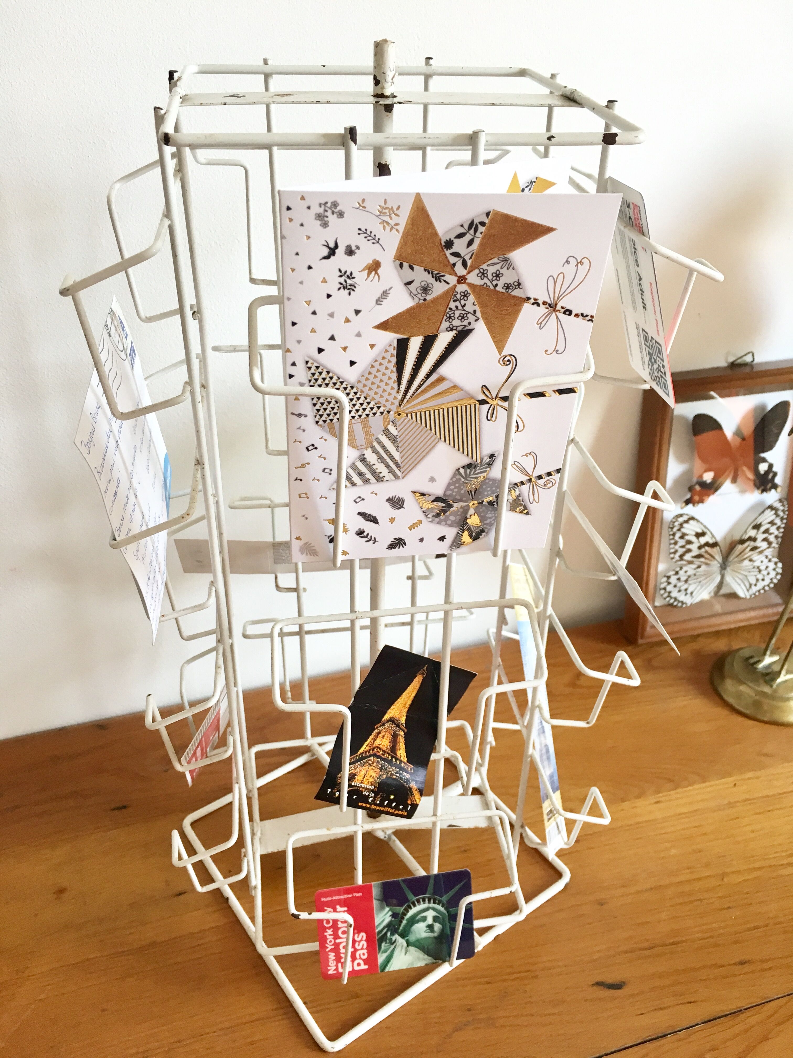 Display turnstile postcards