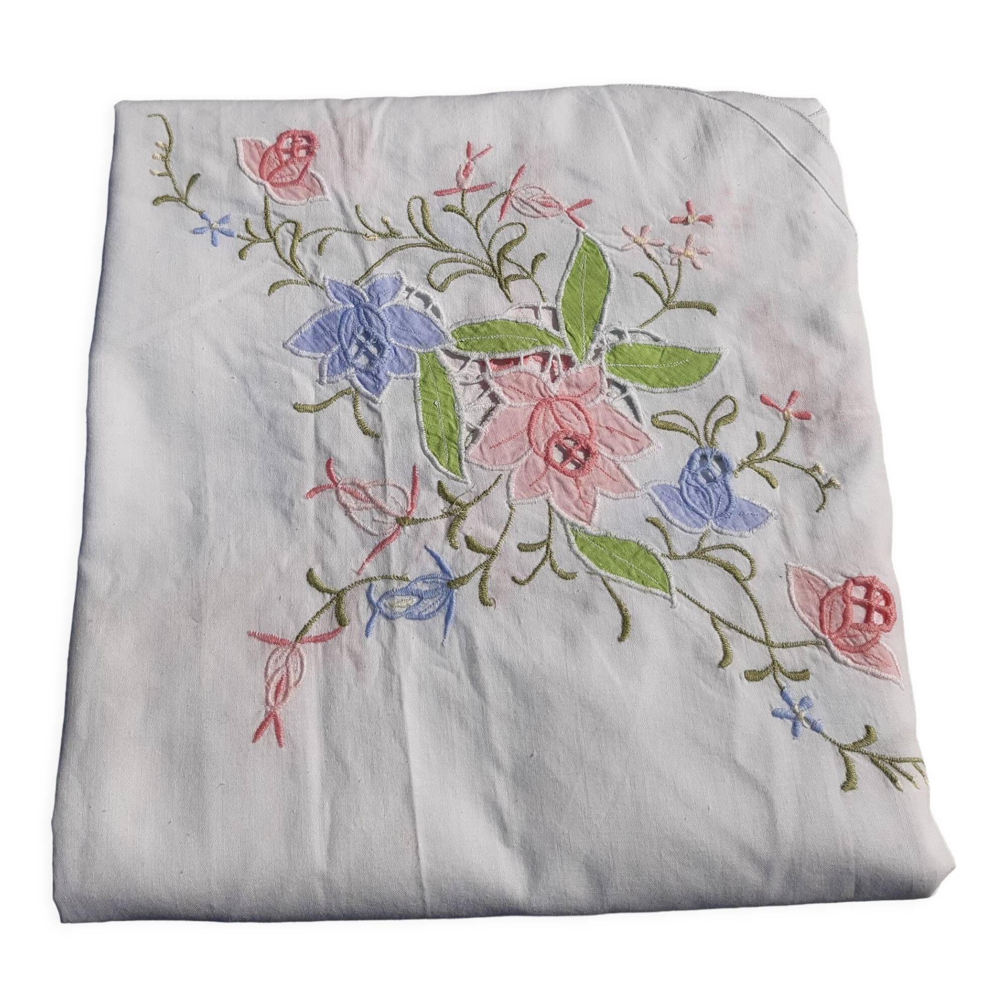 White oval tablecloth large format floral 255X170