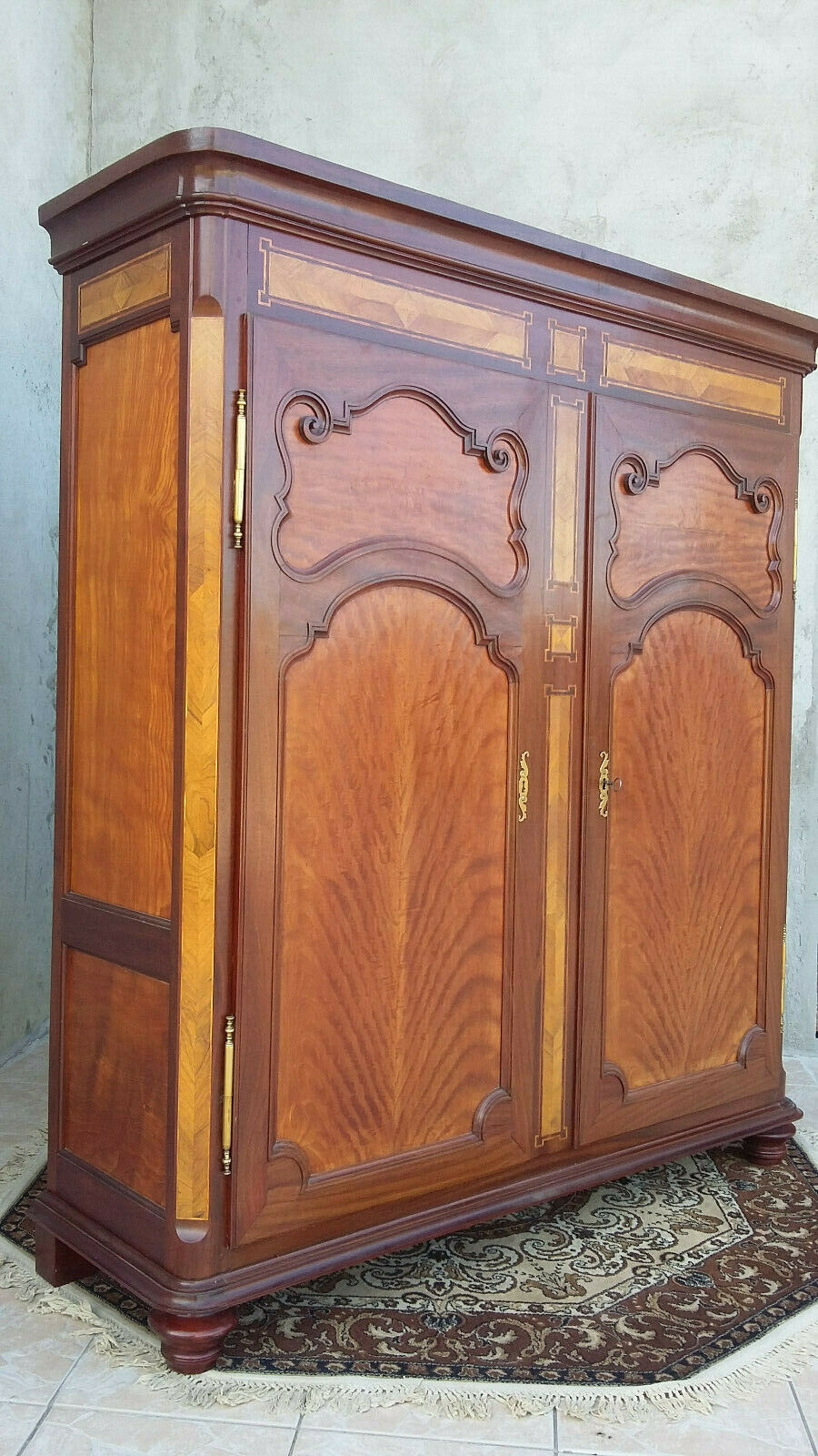 18th century English-style mahogany wardrobe Devaux 1788