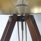Lampadaire sur pied tripode