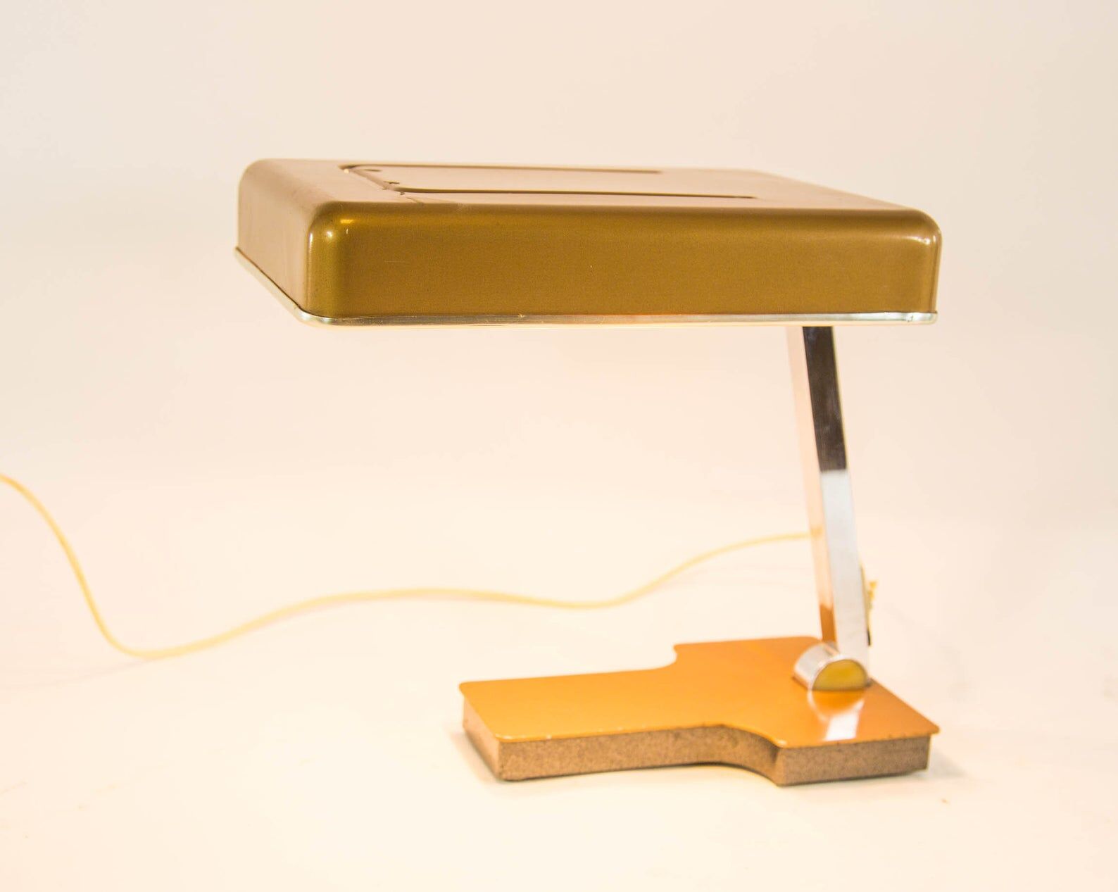Folding desk lamp