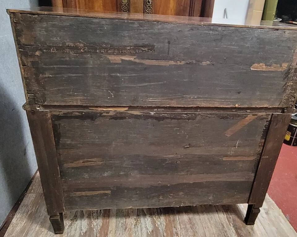 Louis XVI period cylinder chest of drawers in marquetry circa 1760