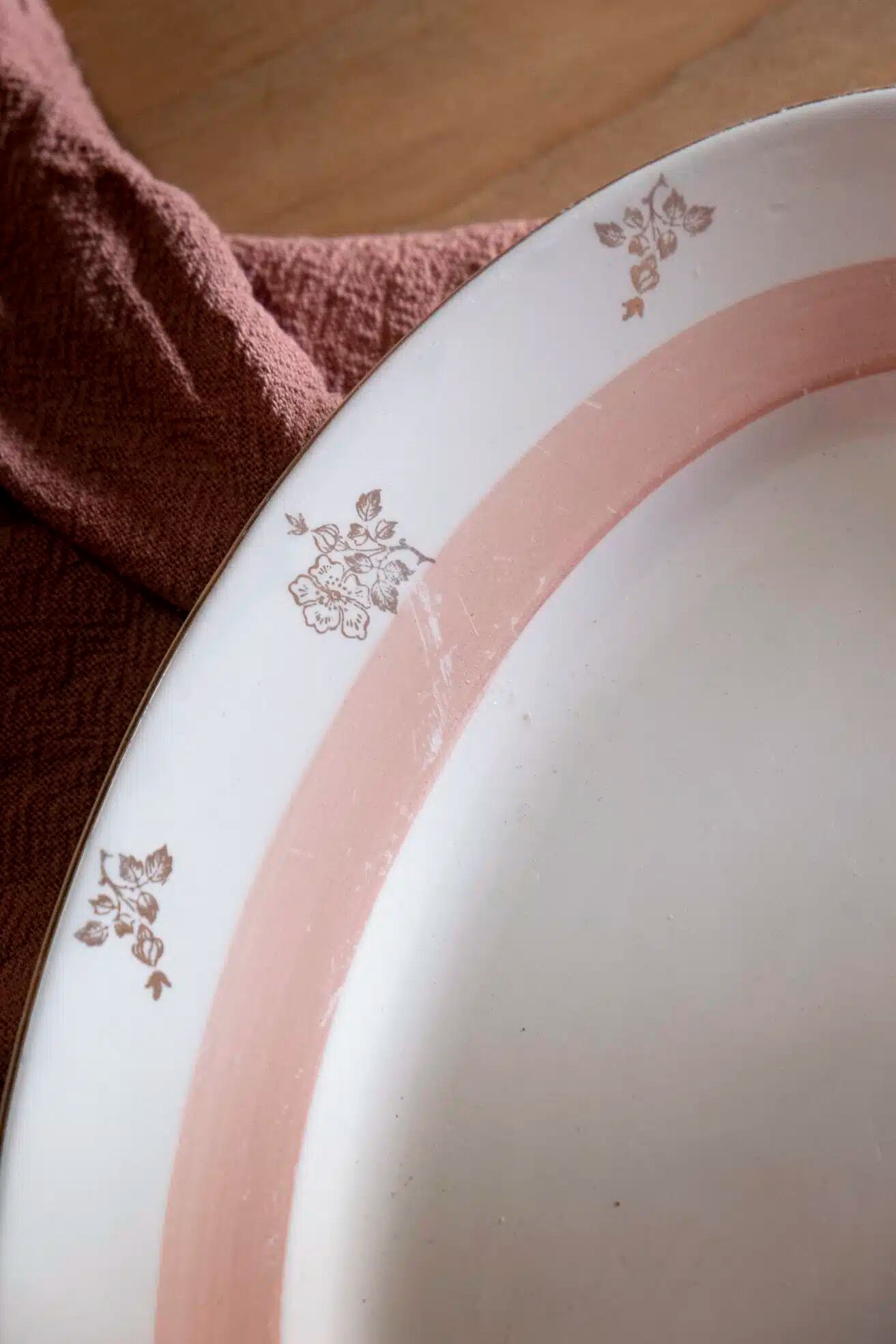 Oval porcelain dish "Jeanne"