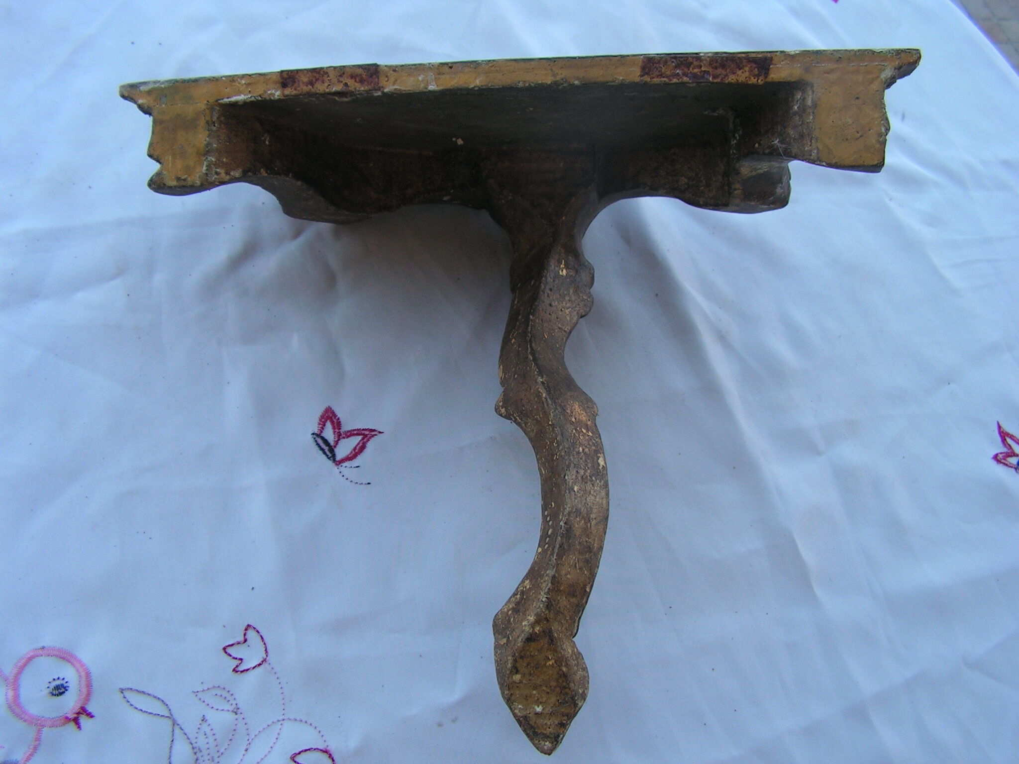 Console in stucco glod