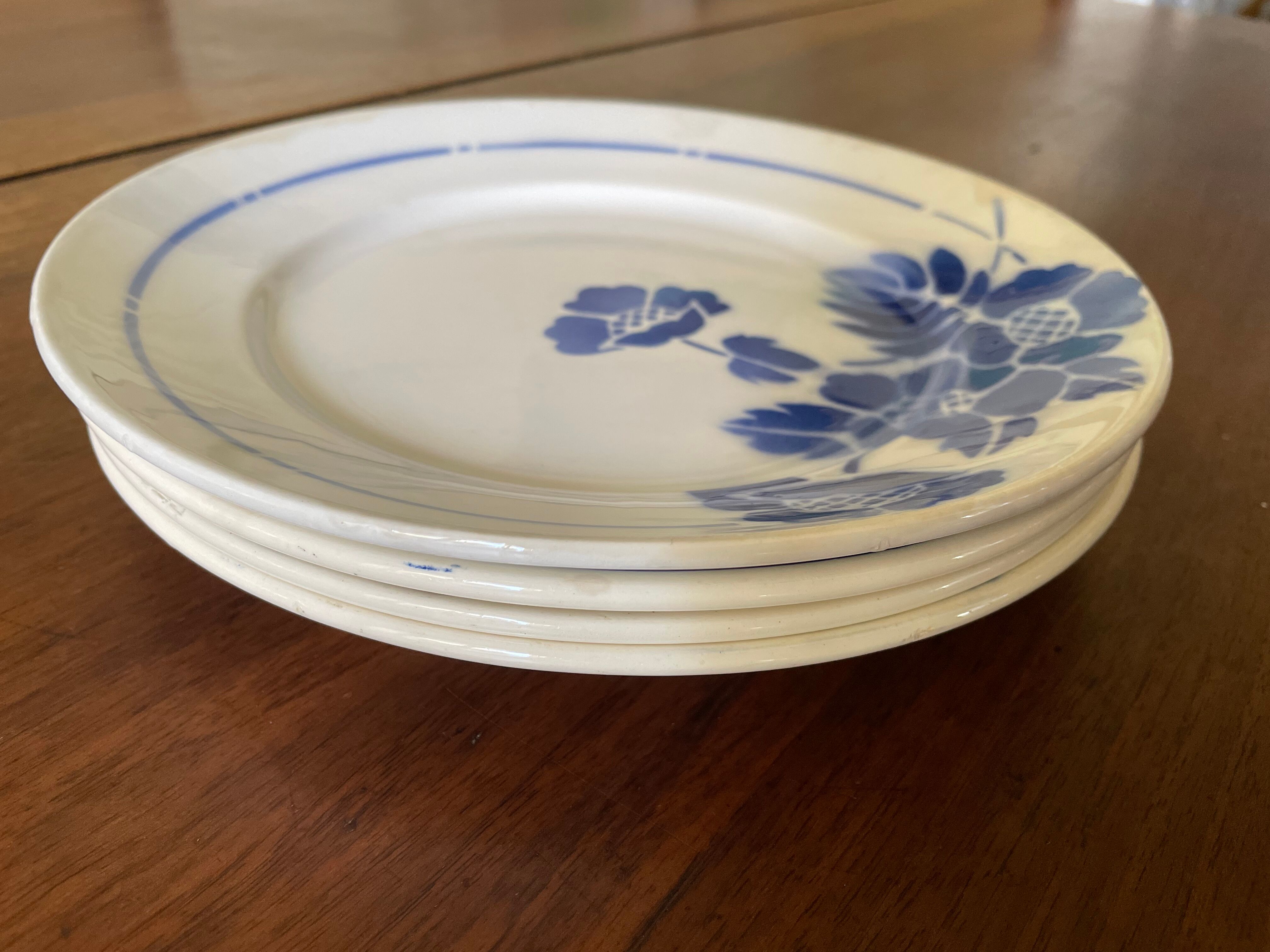 Set of 4 flat plates mismatched