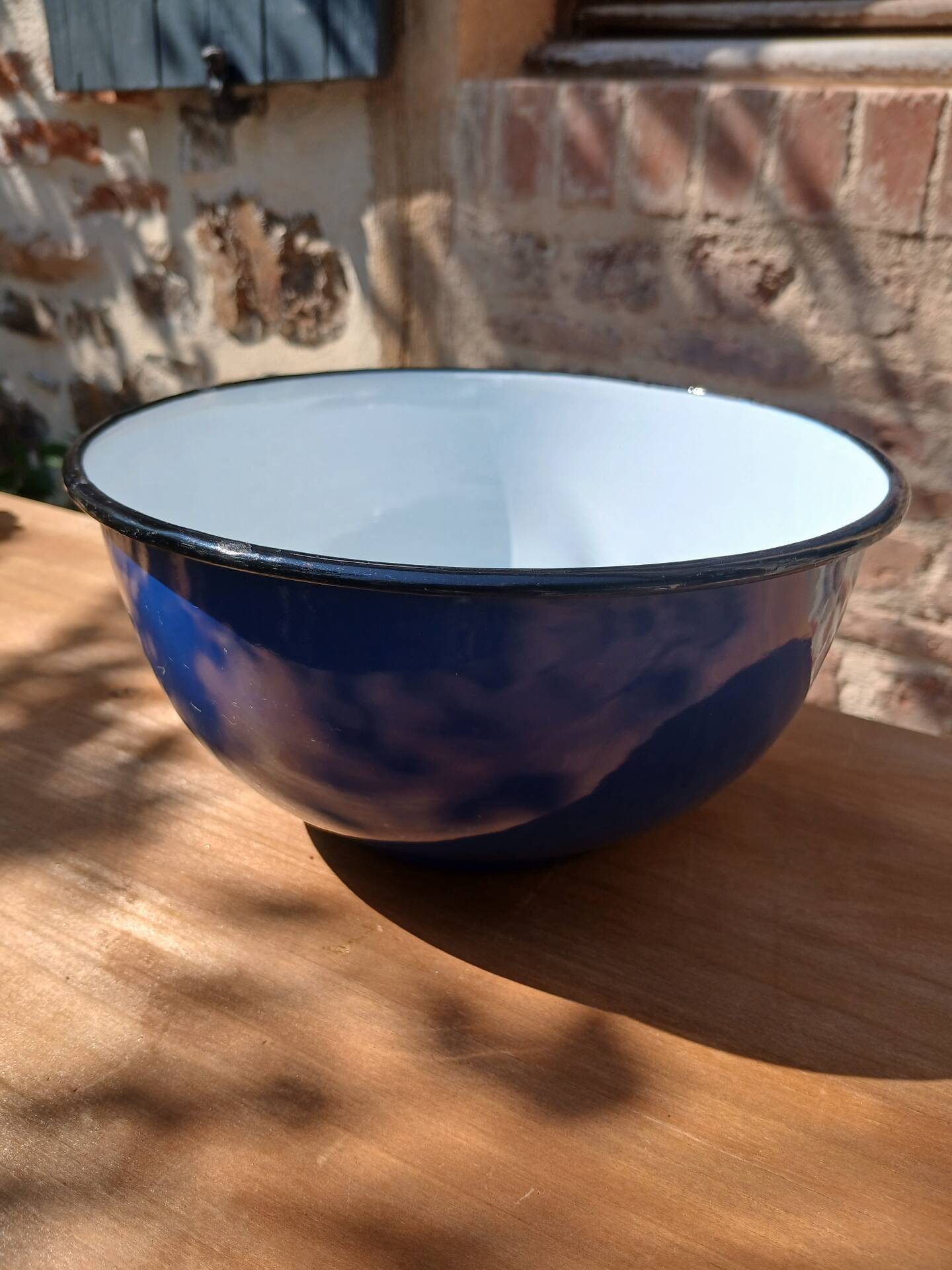 Vintage enamelled metal salad bowl