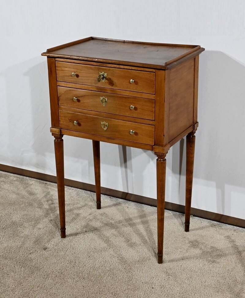 Small Living Room Table in Cherry and Walnut, Louis XVI Period – Late 18th Century