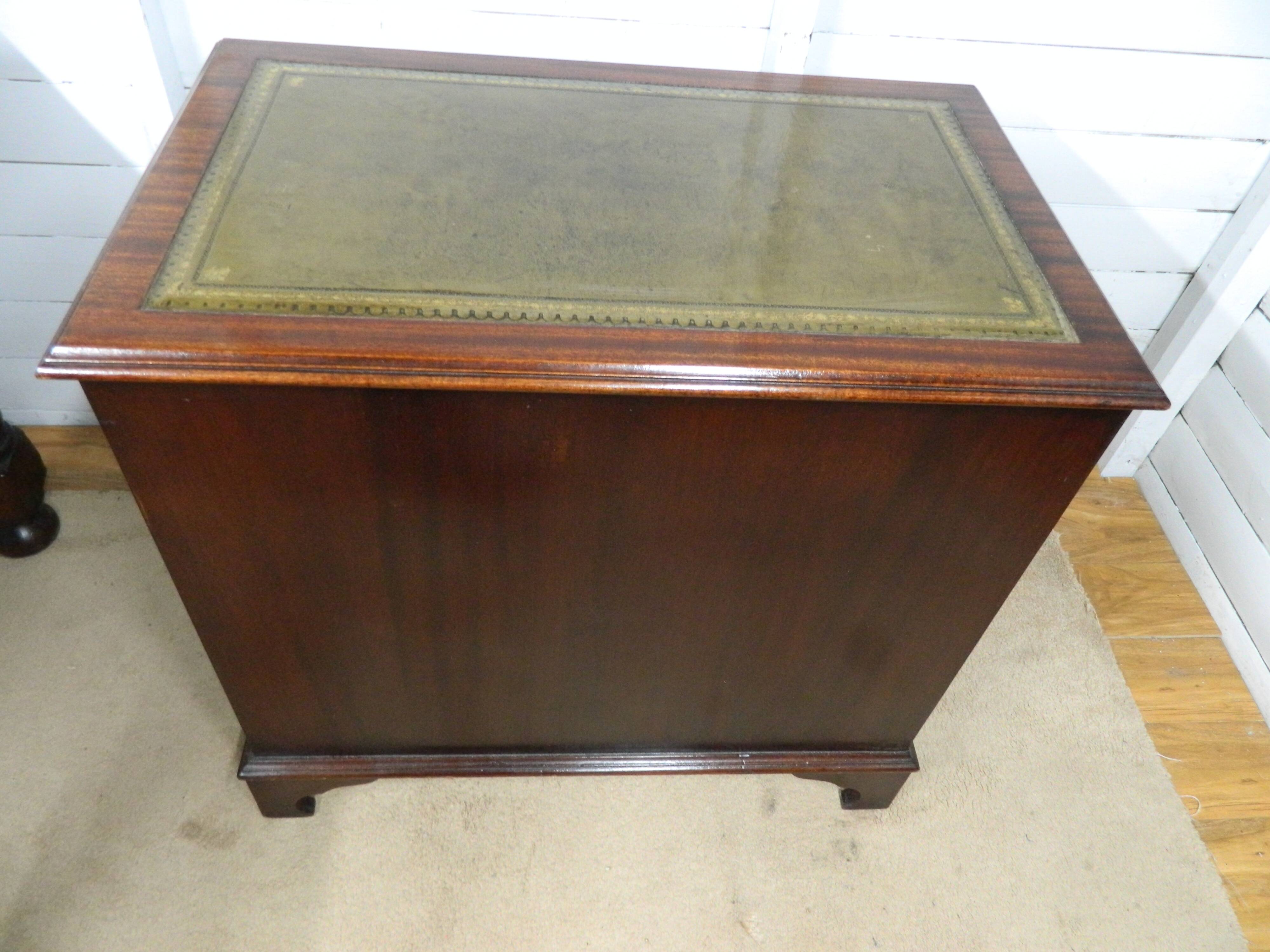 Mahogany Knee Hole Desk