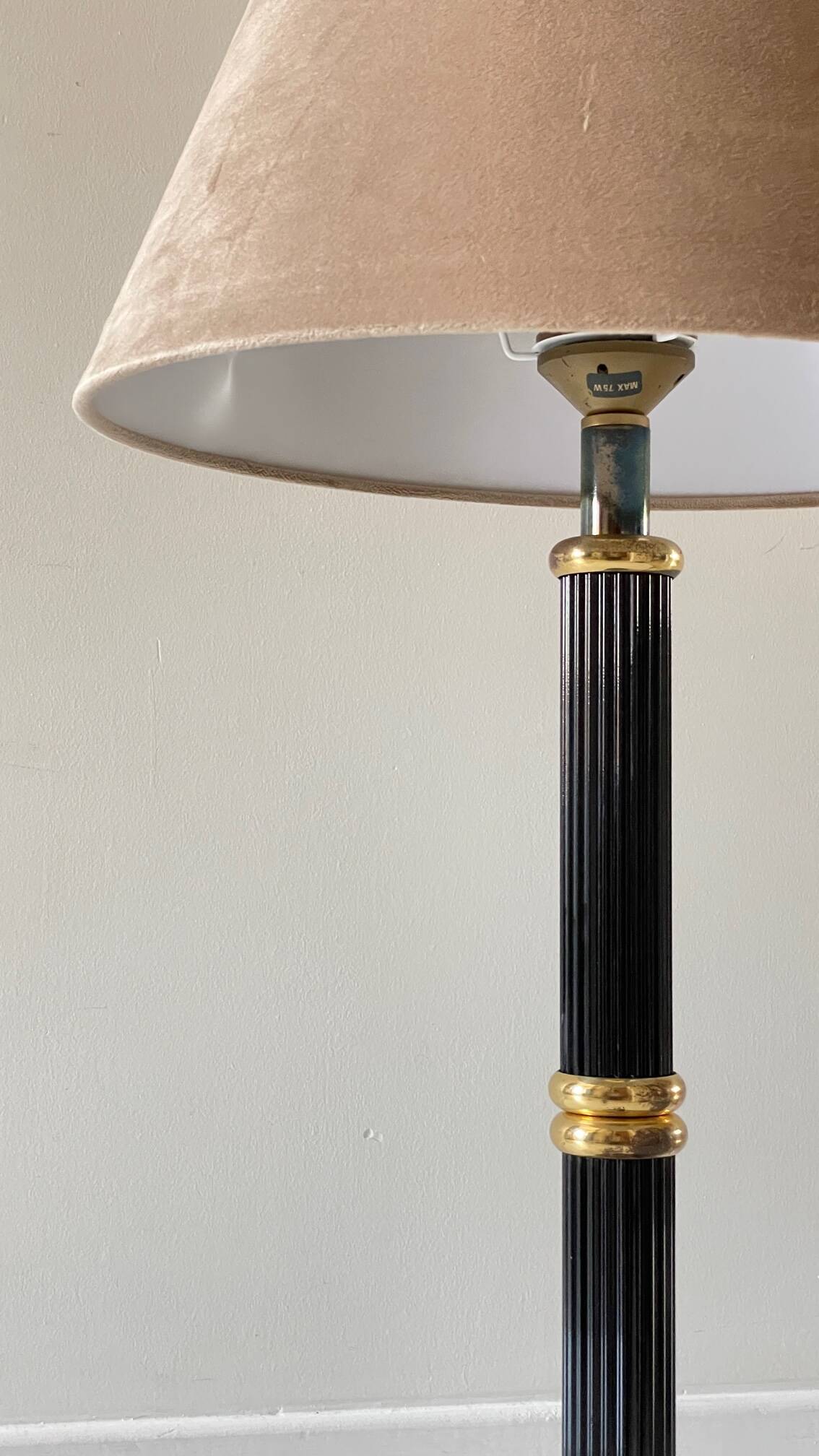 Lampe colonne par le dauphin