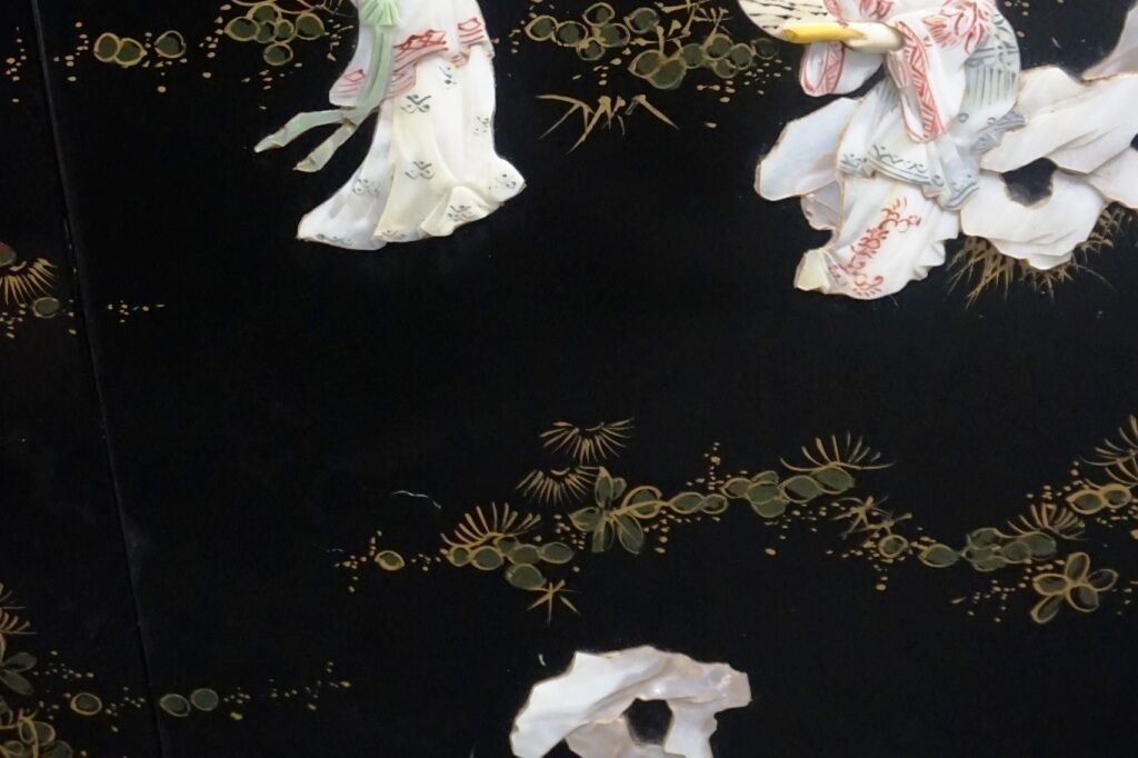 Small furniture in black Chinese lacquer with carved soapstone, mother-of-Pearl inlay.